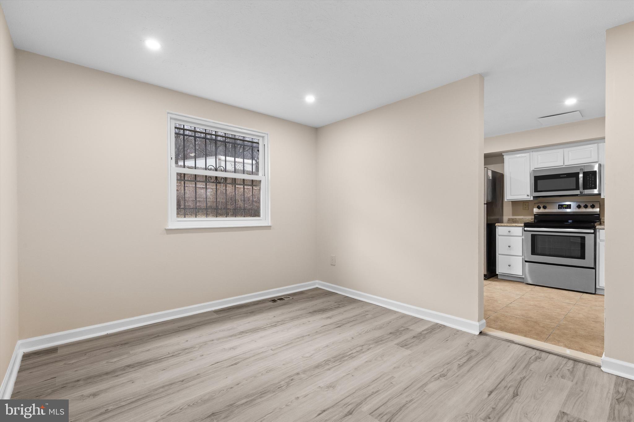 WESTHAMPTON TOWNHOUSES P - Residential