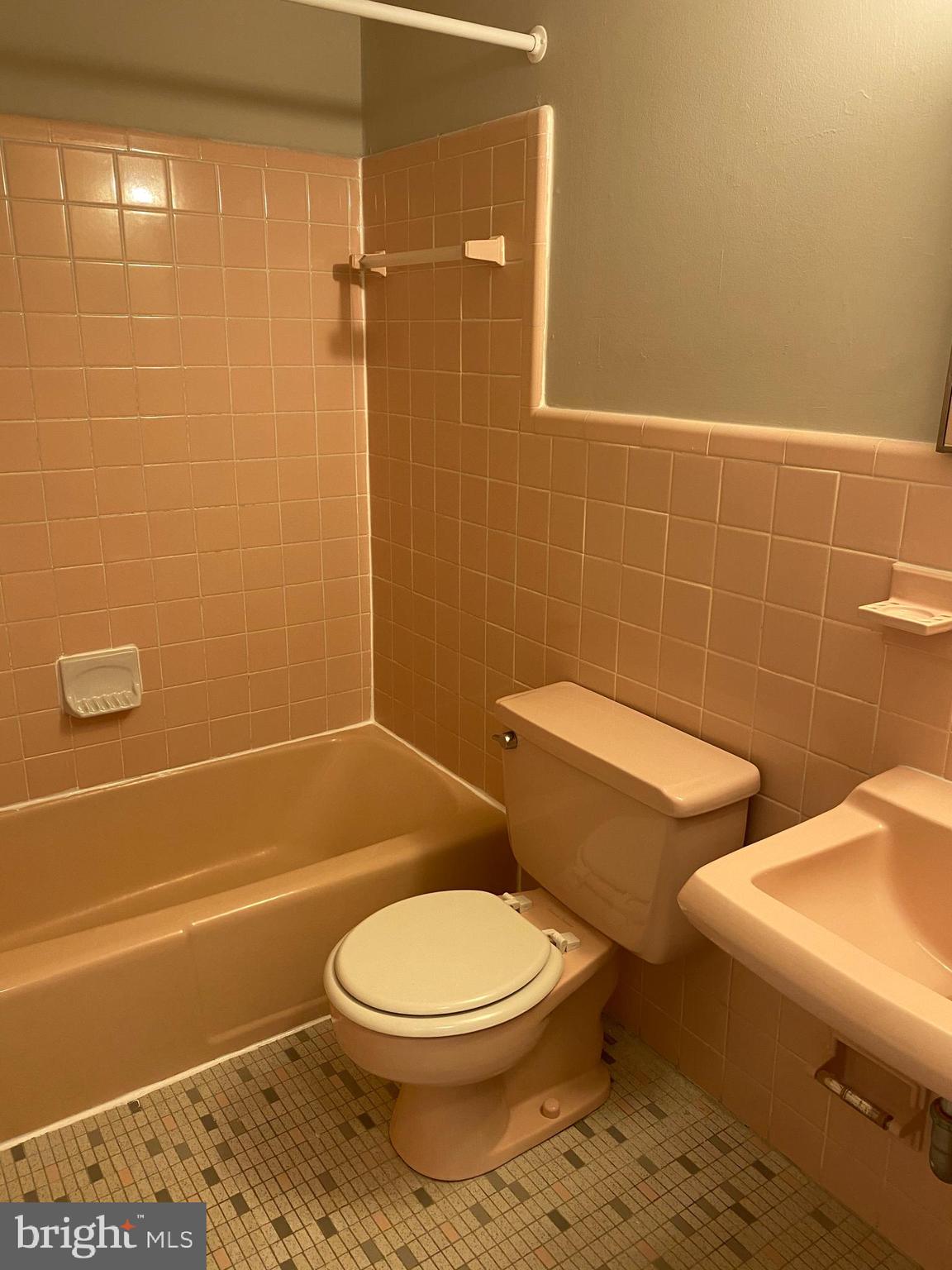 PINEWOOD SOUTH - Residential Lease