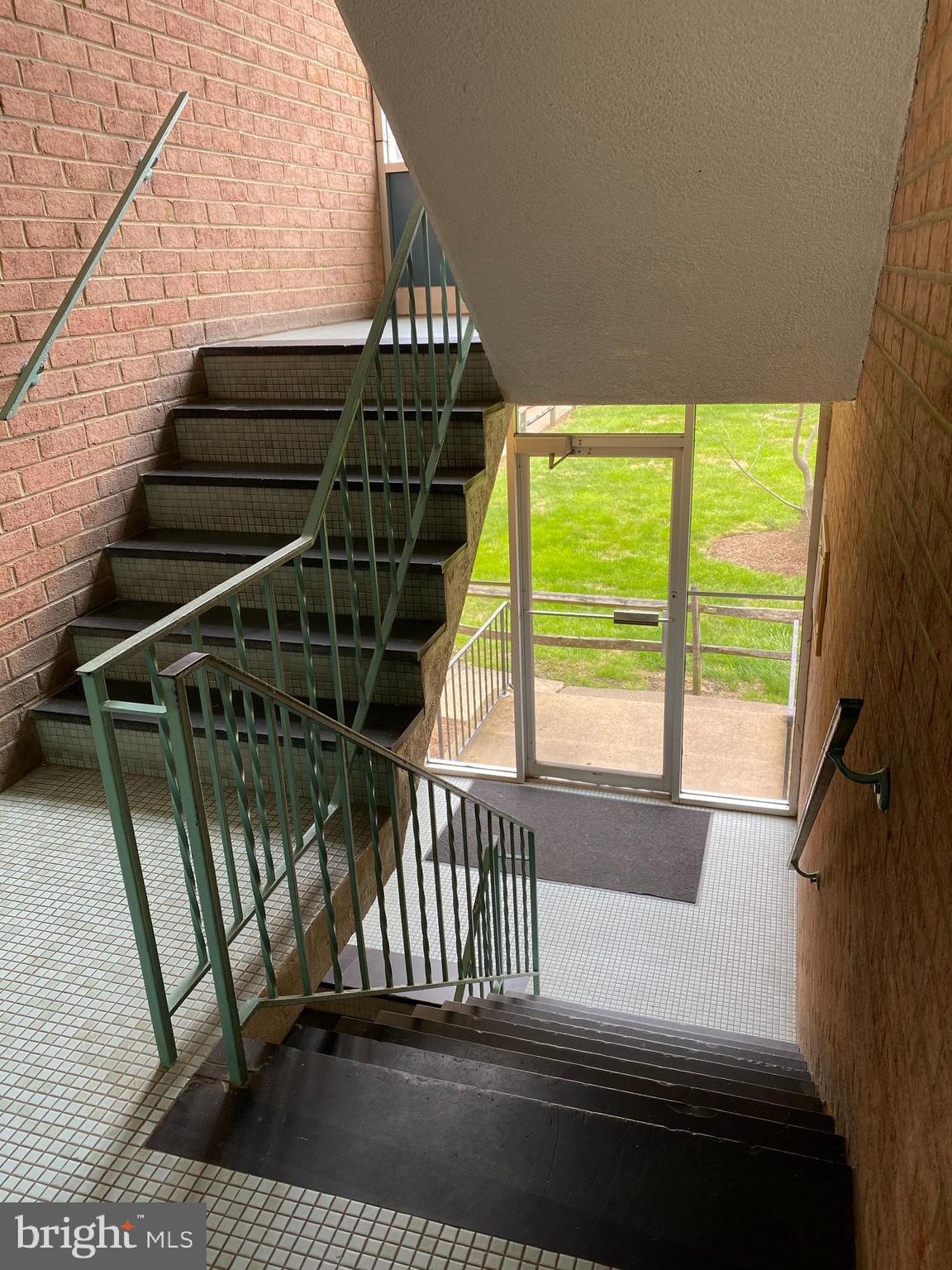 PINEWOOD SOUTH - Residential Lease