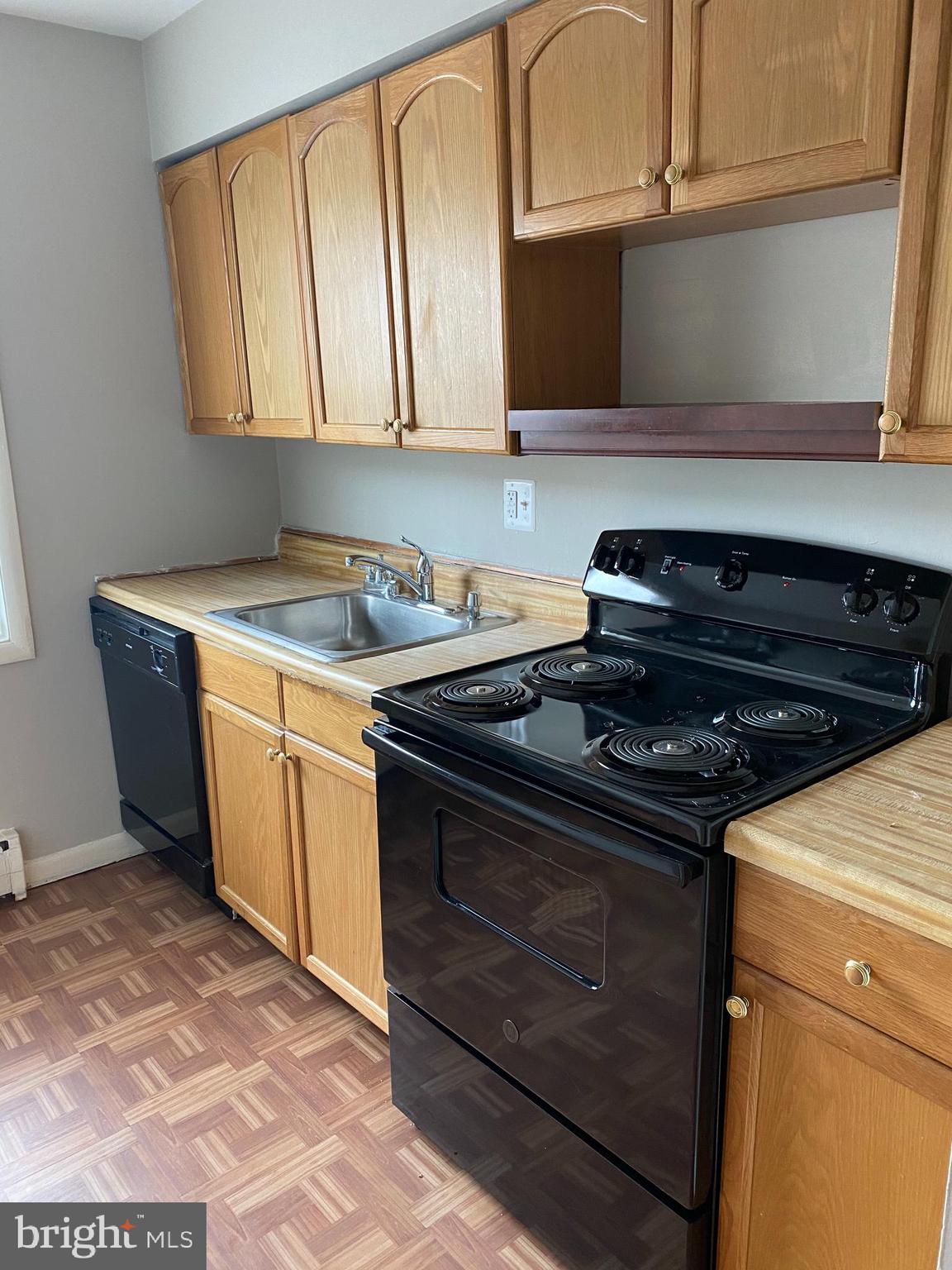 PINEWOOD SOUTH - Residential Lease