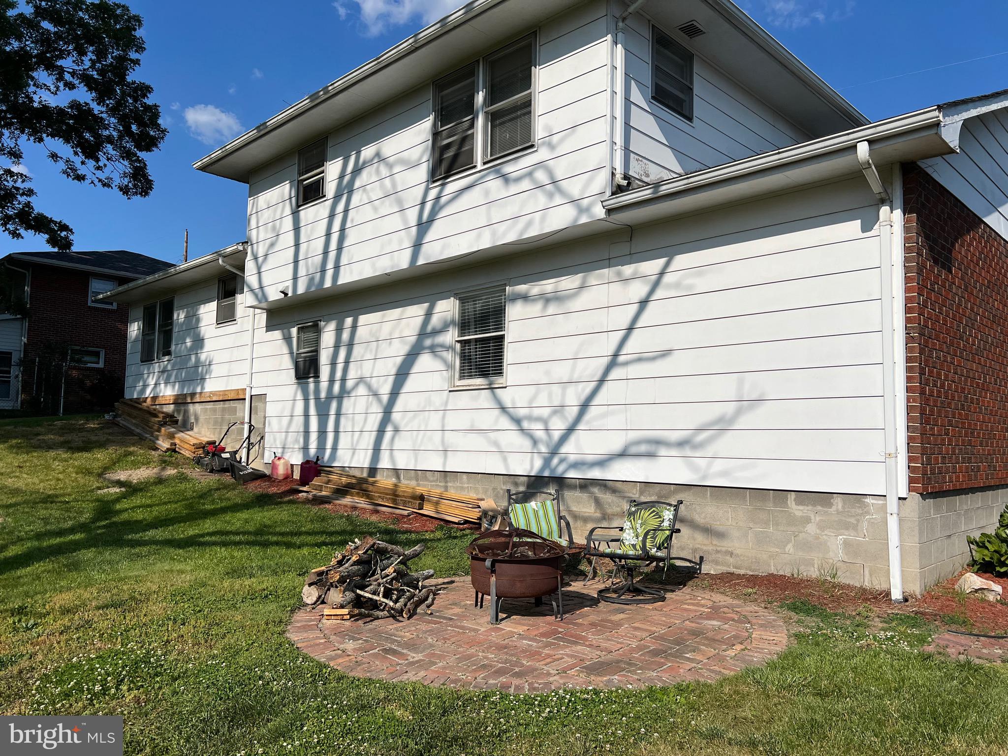 WHITE OAKS - Residential