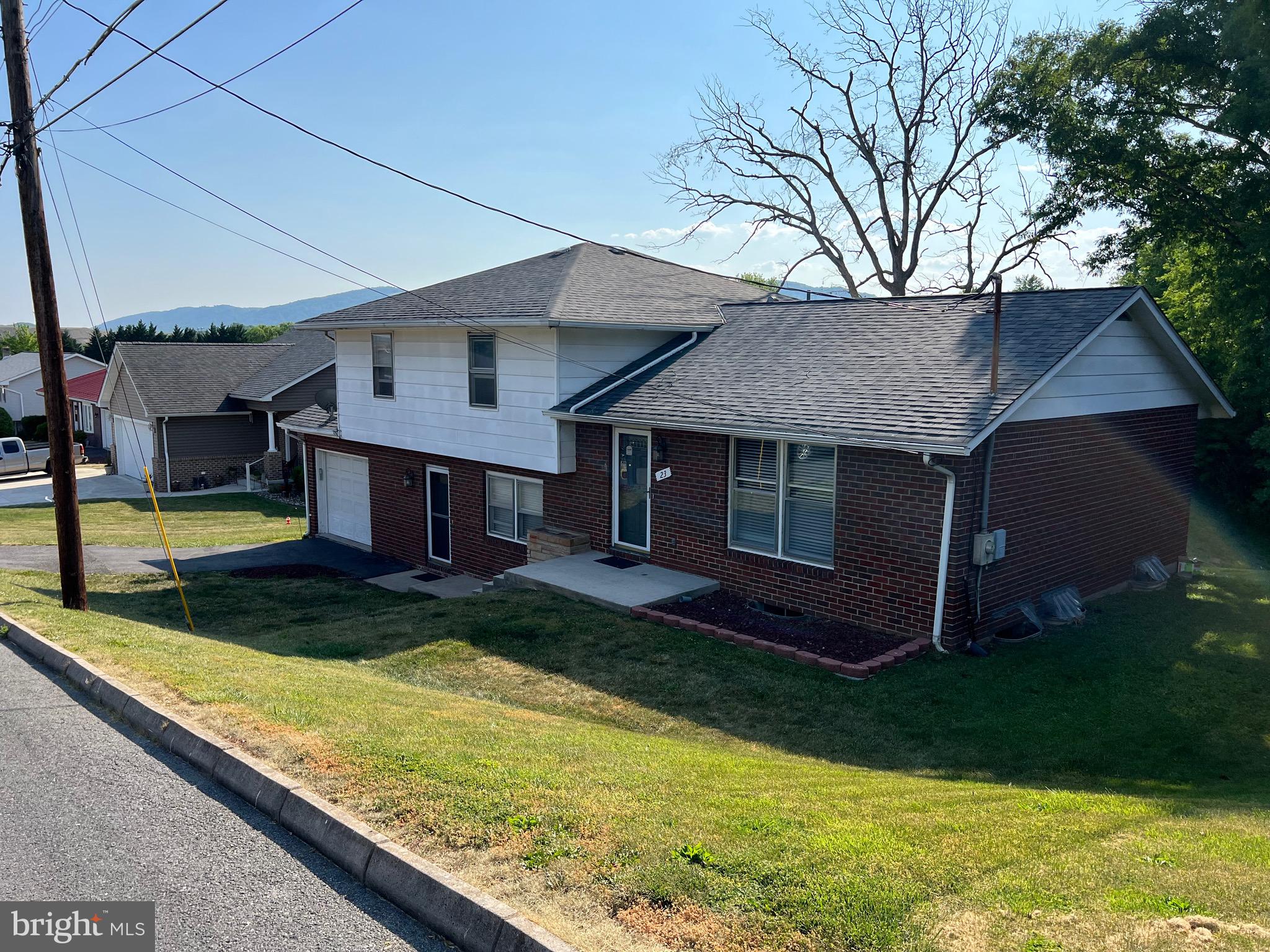 WHITE OAKS - Residential