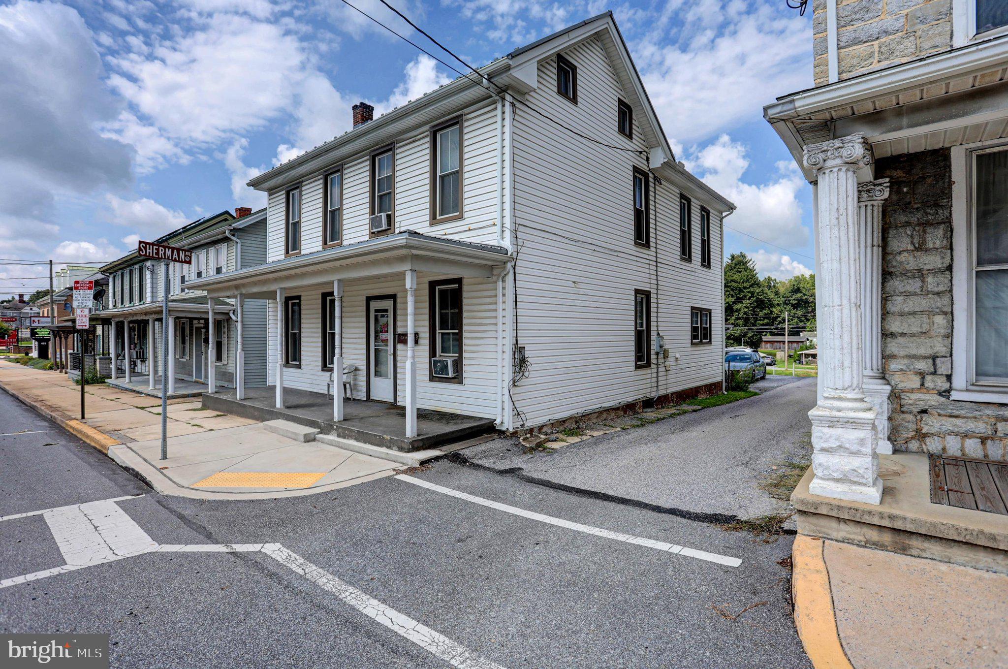 425 E KING STREET