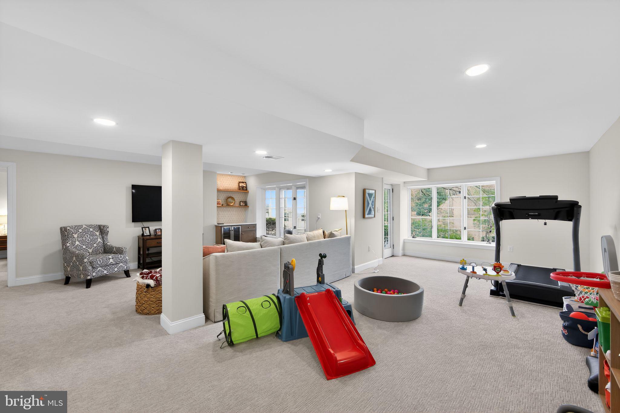 CANTER VILLAGE - Residential