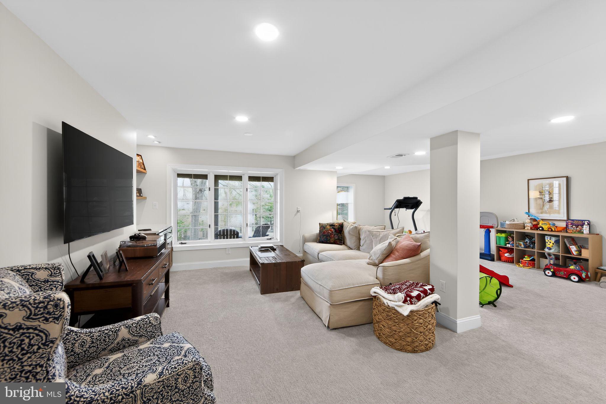 CANTER VILLAGE - Residential