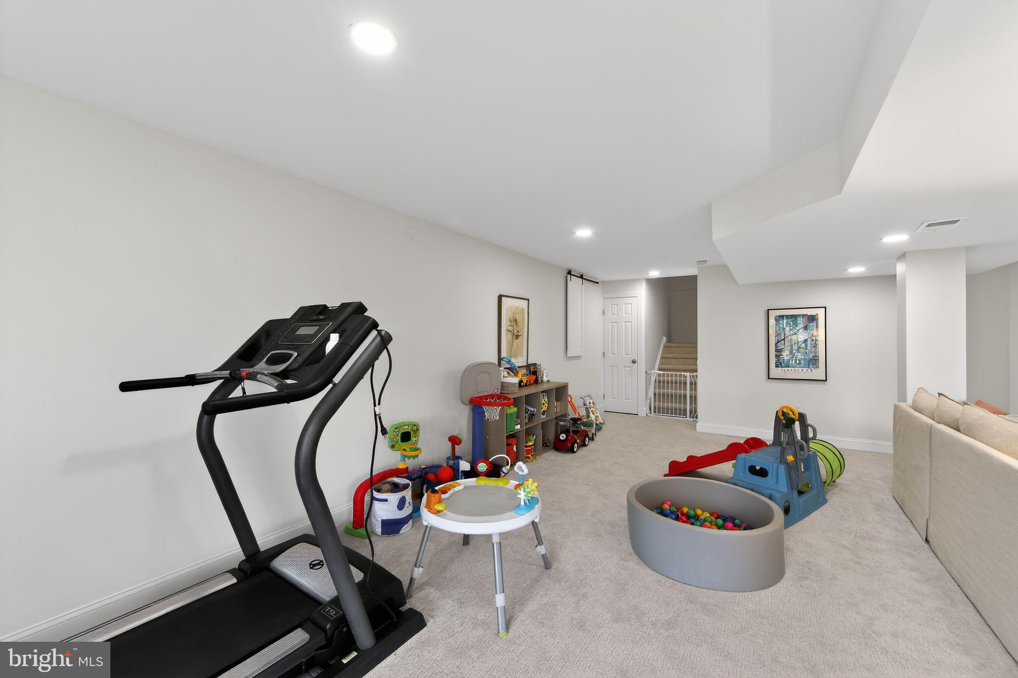 CANTER VILLAGE - Residential
