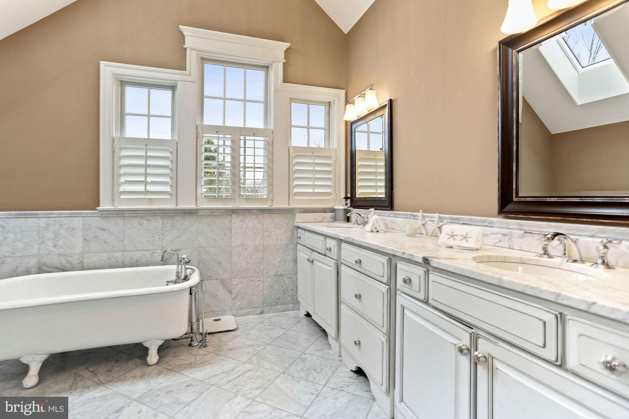 ROSEMONT - Residential