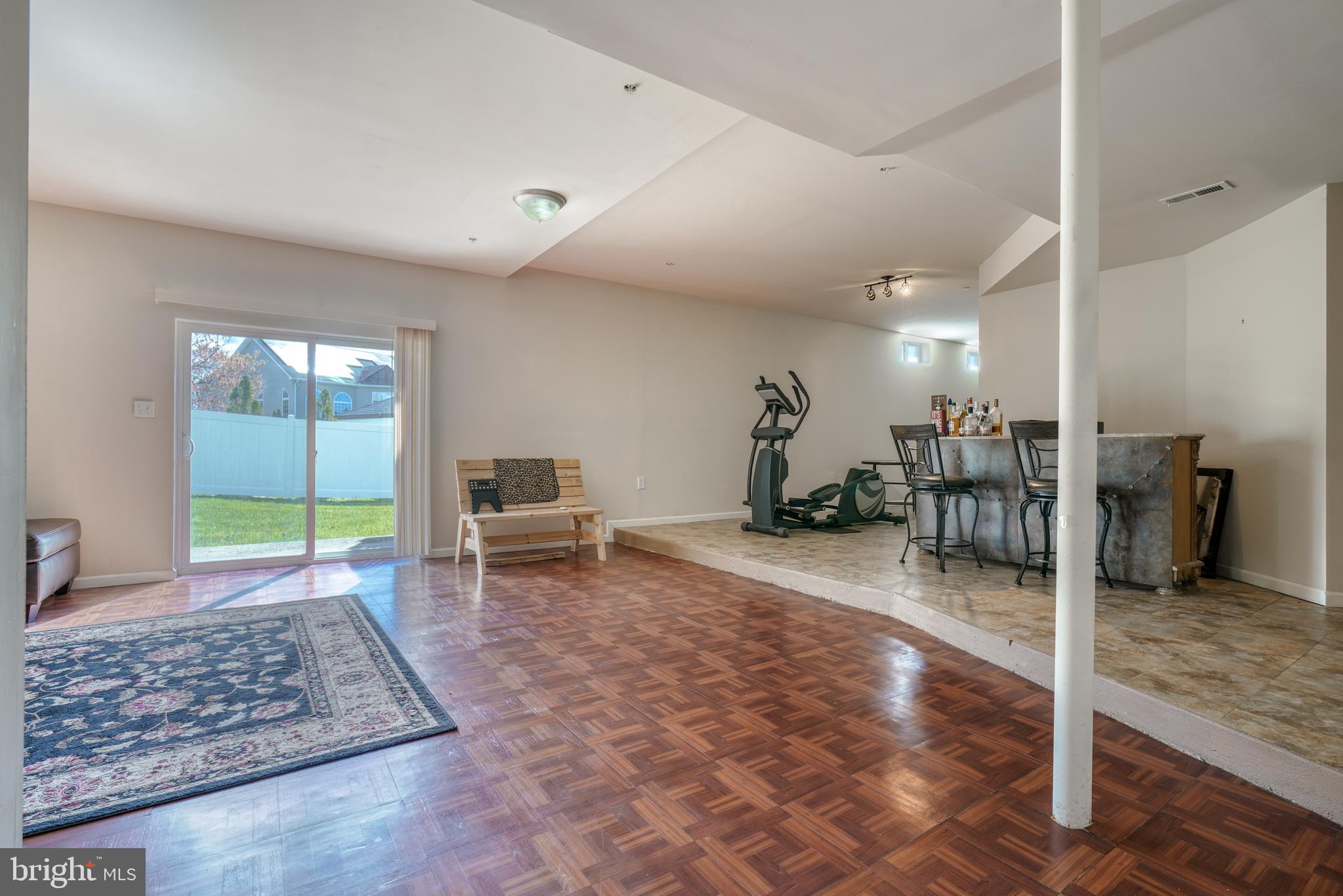 BELMONT CREST - Residential