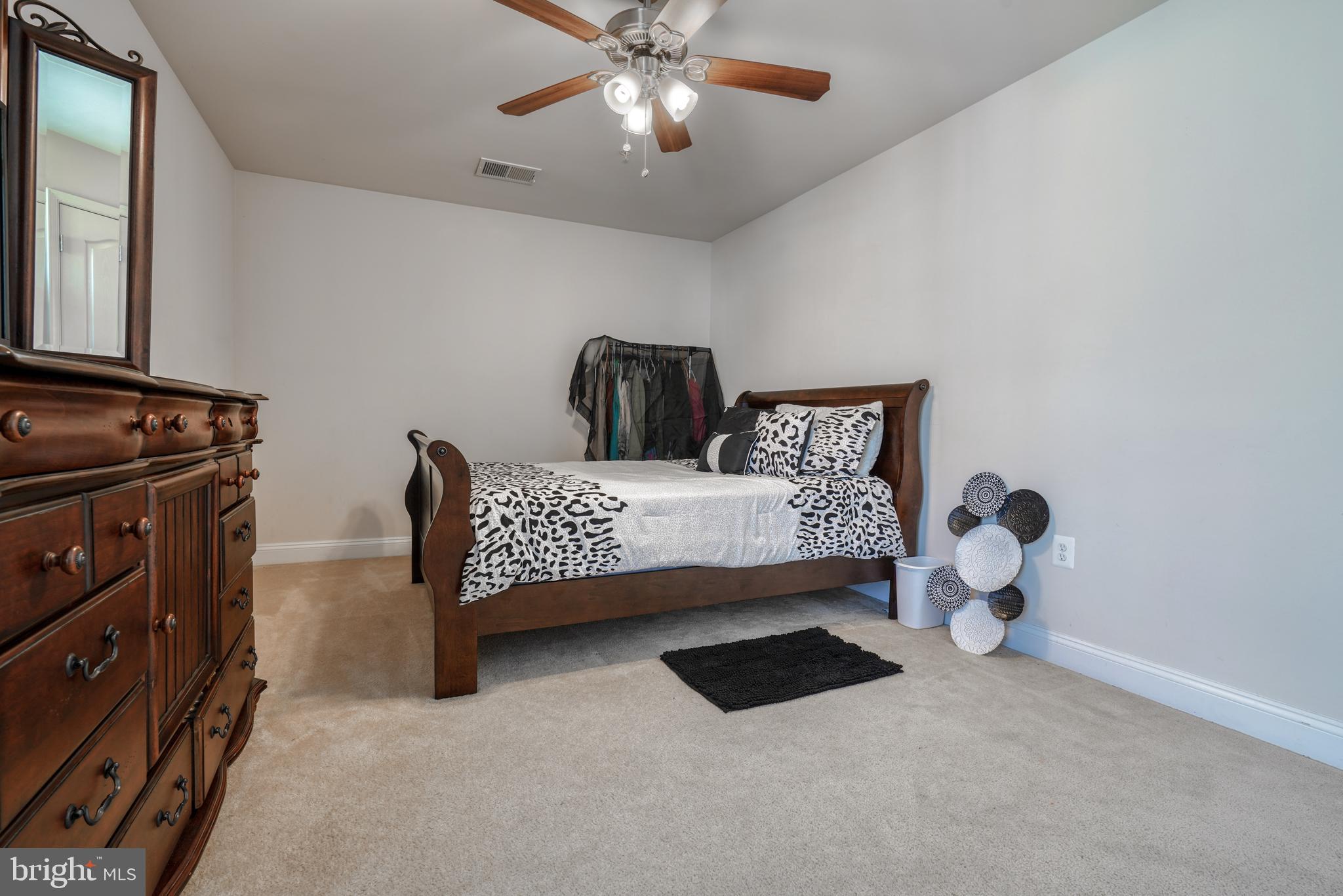 BELMONT CREST - Residential