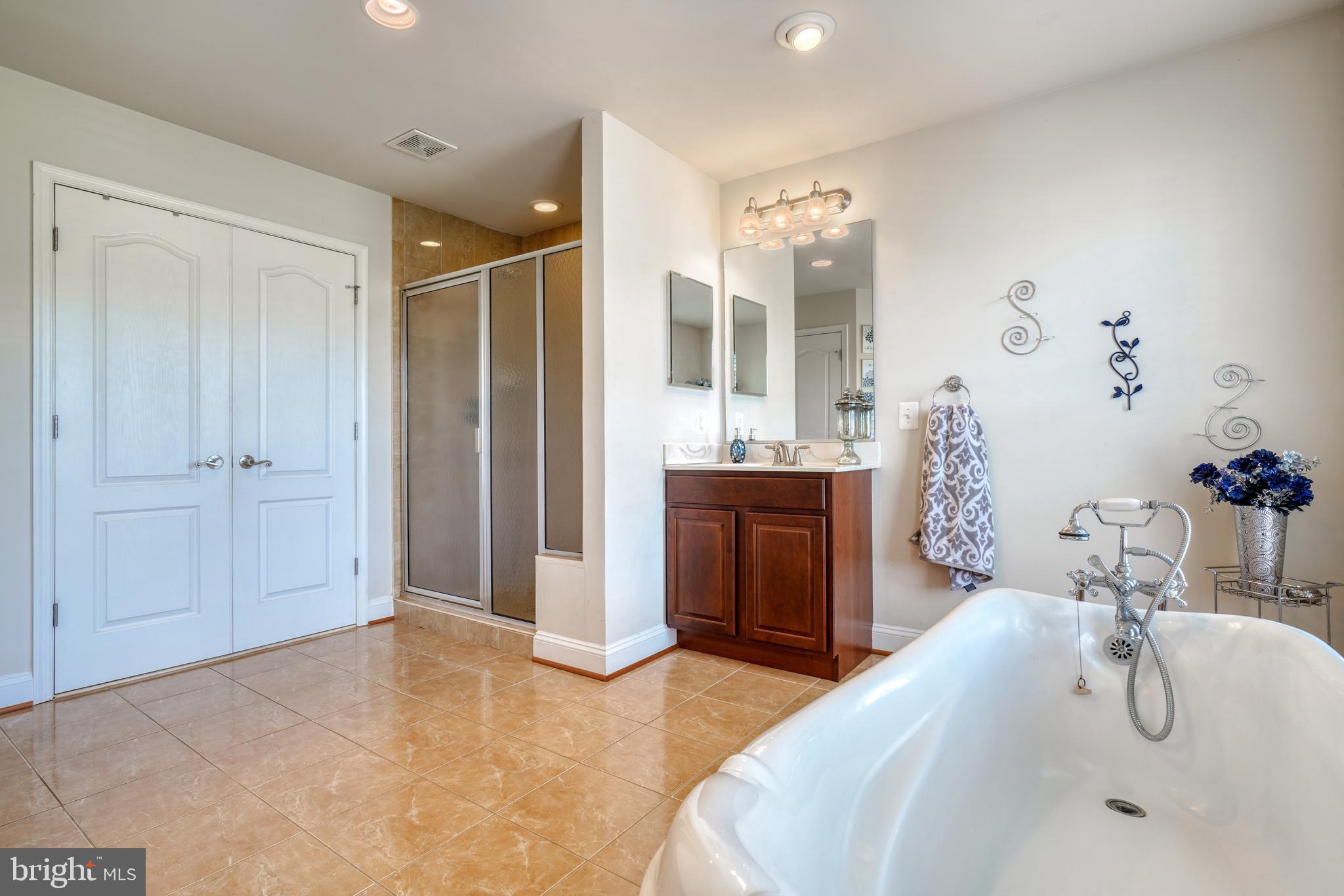 BELMONT CREST - Residential