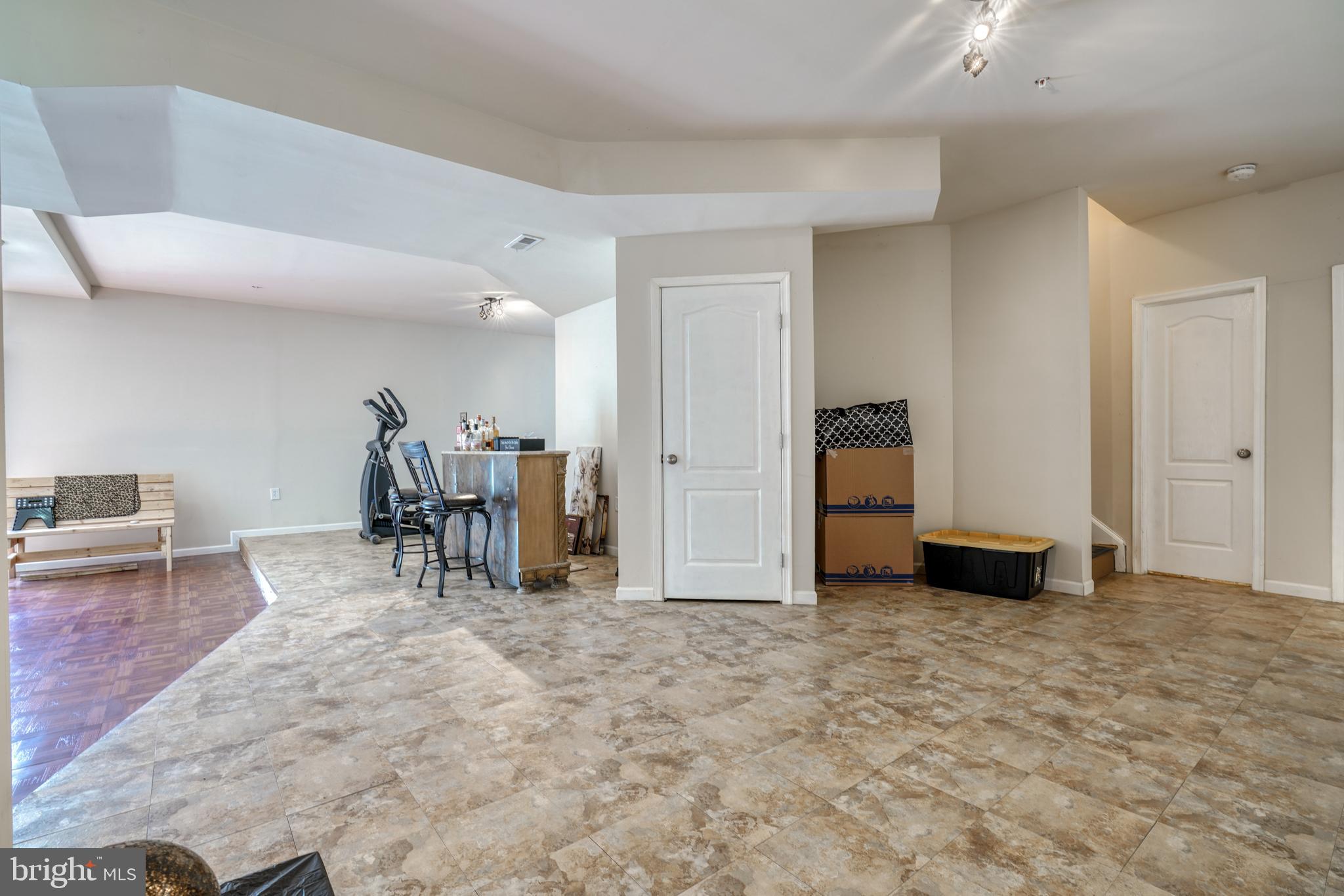 BELMONT CREST - Residential