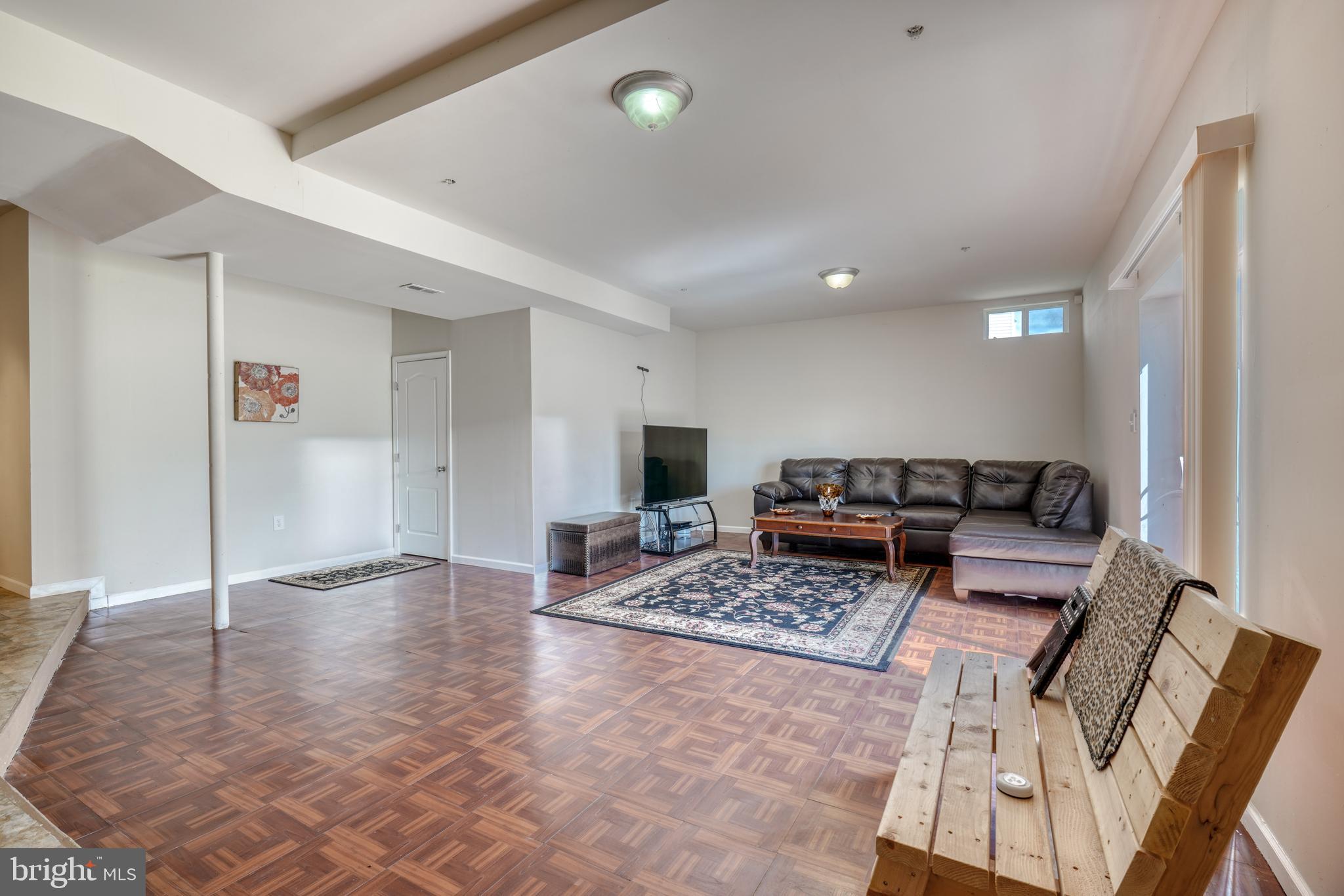 BELMONT CREST - Residential