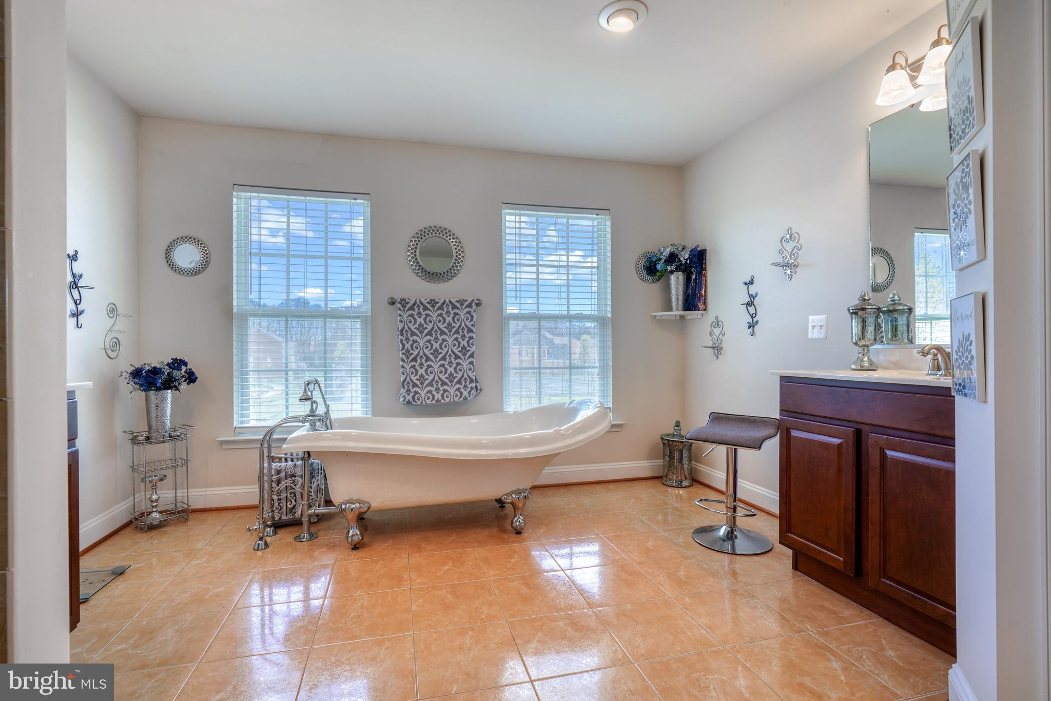 BELMONT CREST - Residential