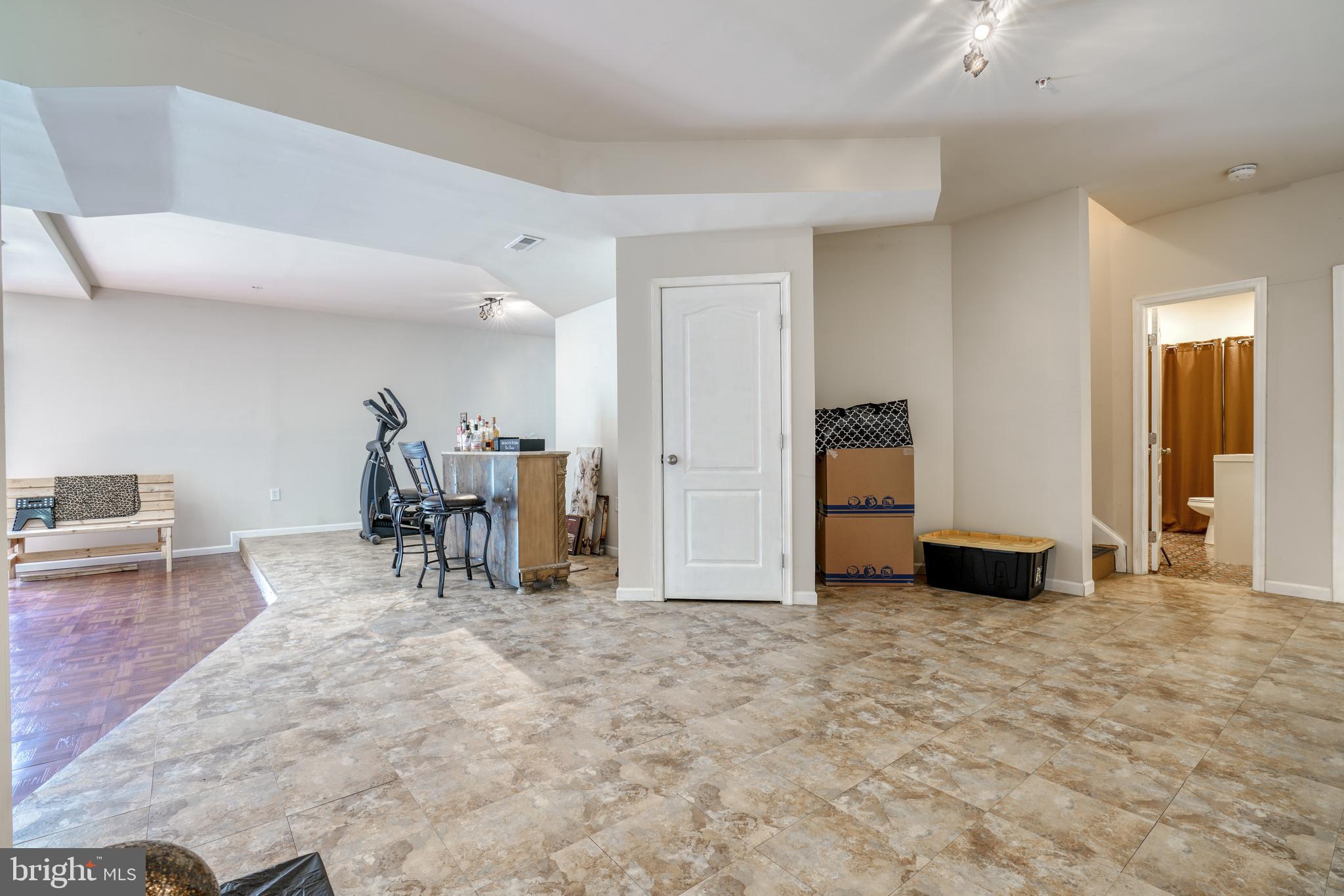 BELMONT CREST - Residential