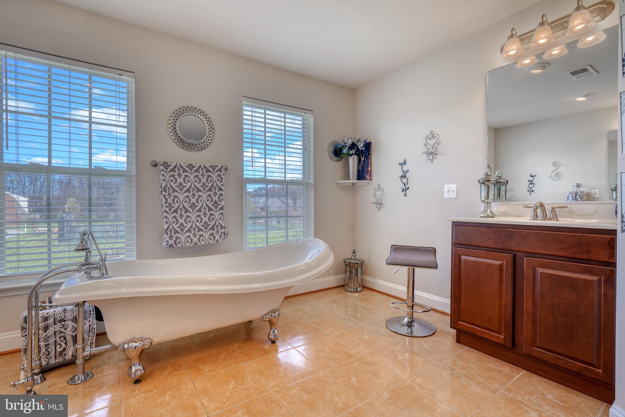 BELMONT CREST - Residential