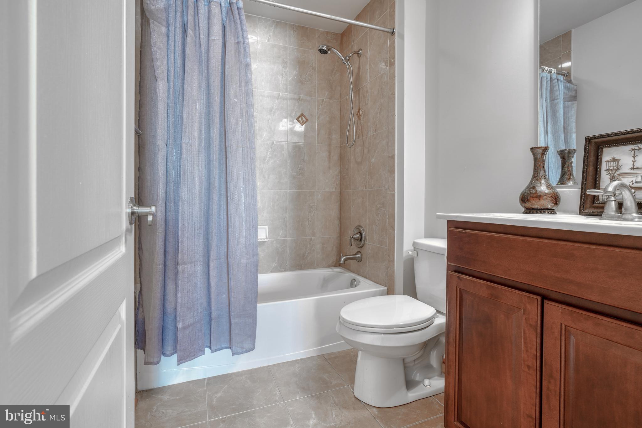 BELMONT CREST - Residential