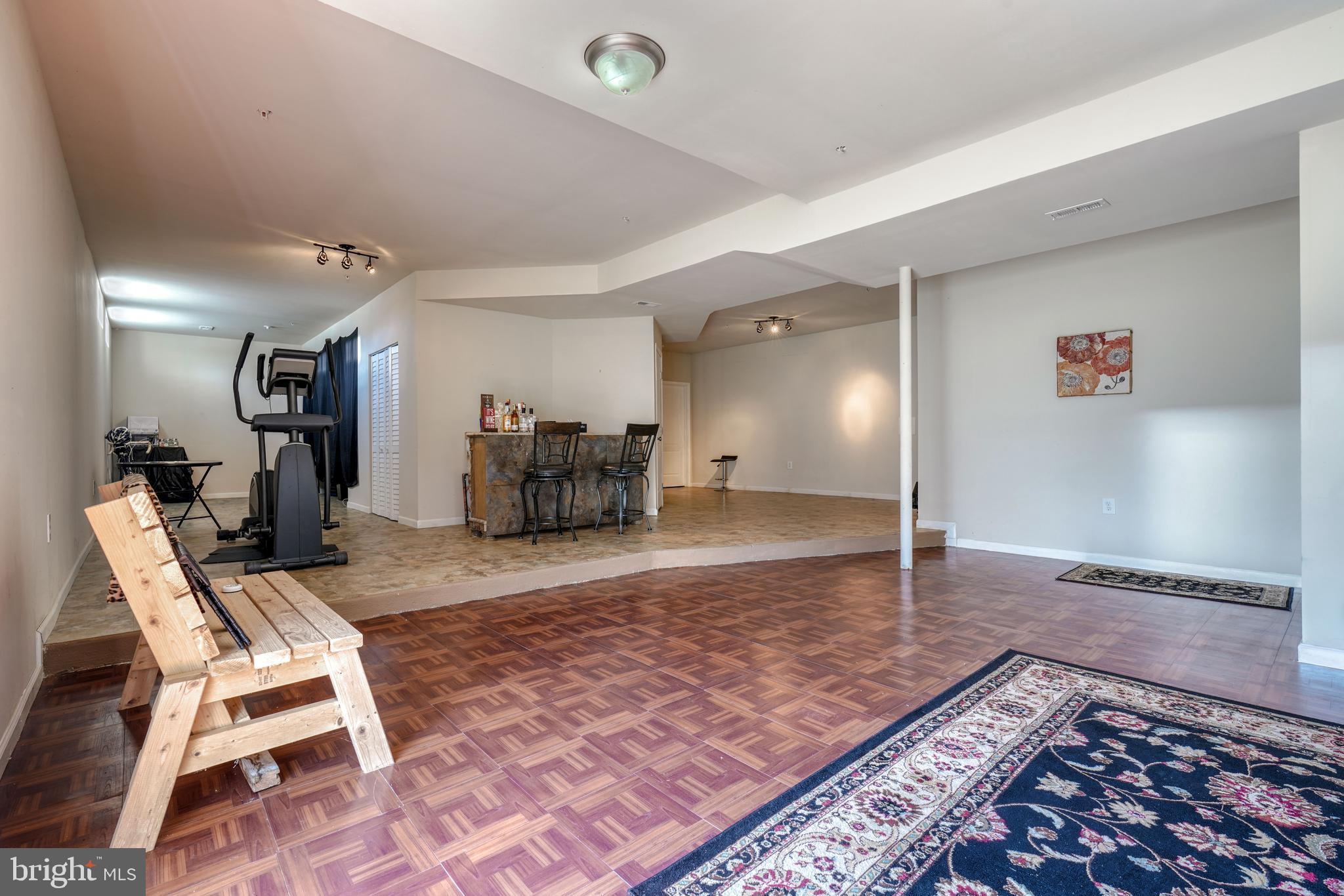 BELMONT CREST - Residential