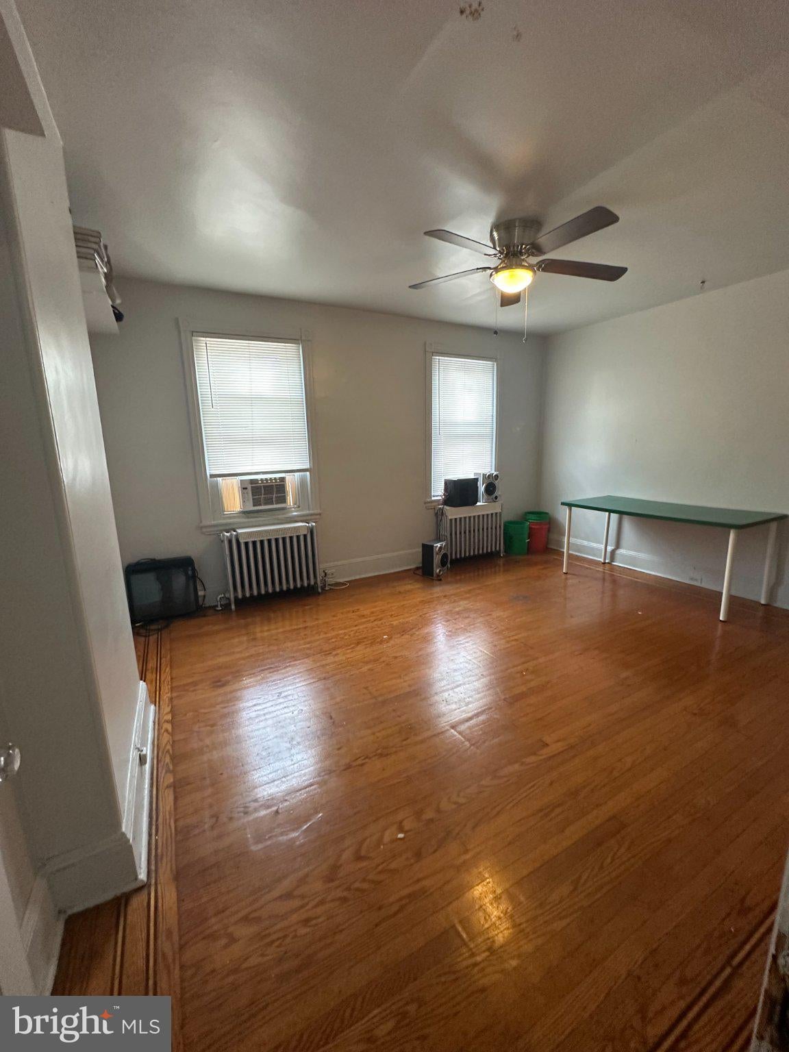 40 W WYNEVA STREET