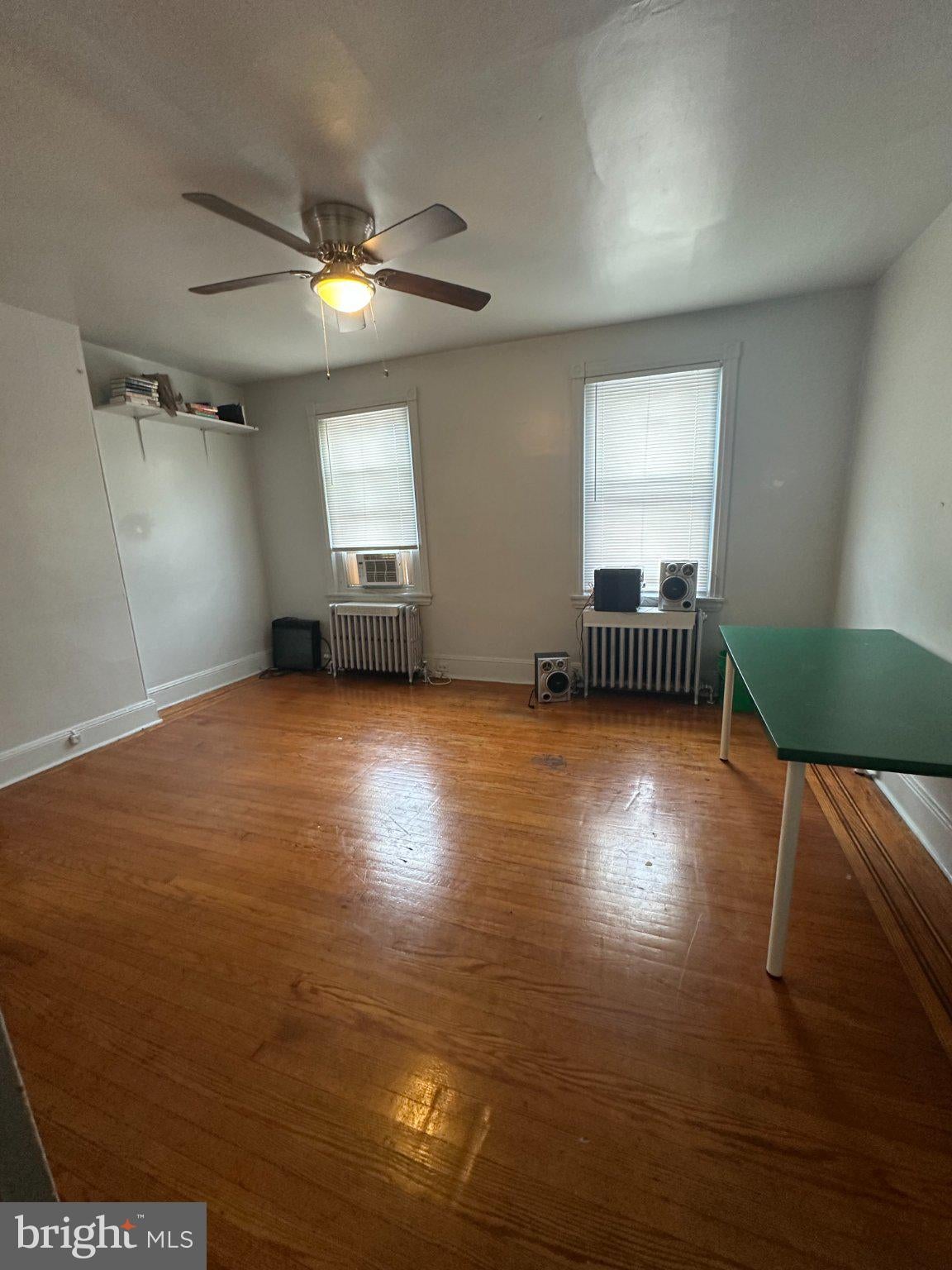 40 W WYNEVA STREET