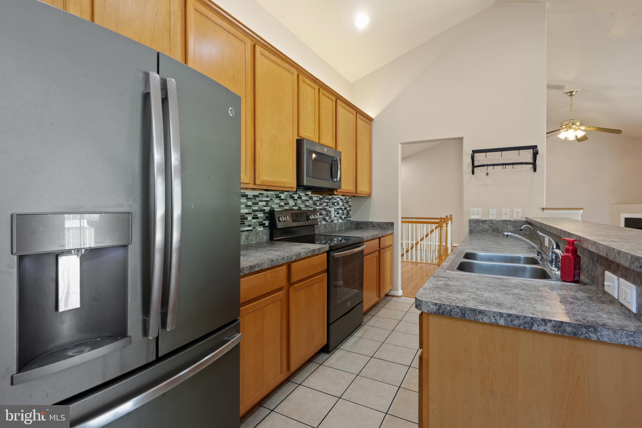 PRESIDENTIAL LAKES - Residential