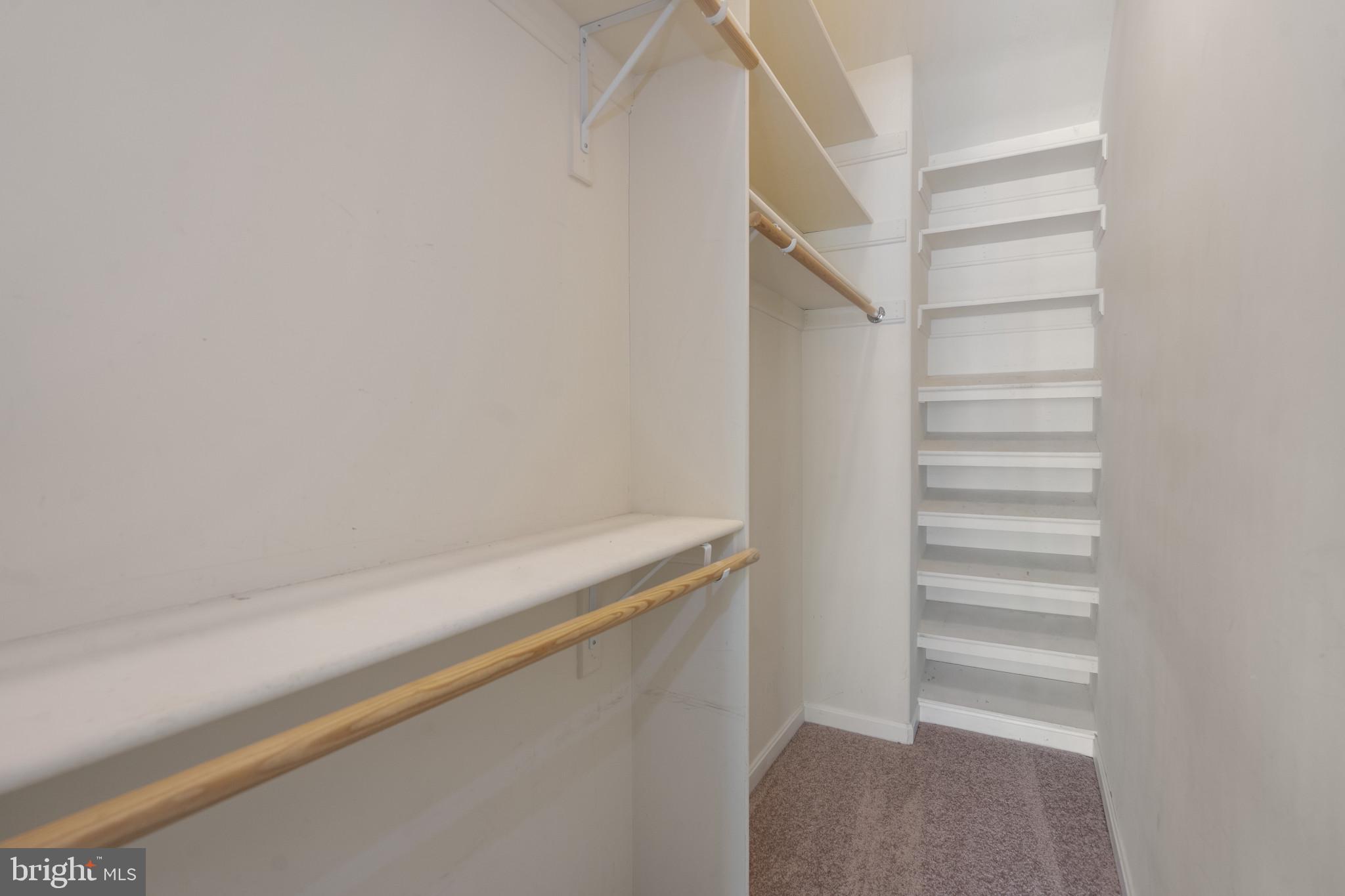 PRESIDENTIAL LAKES - Residential