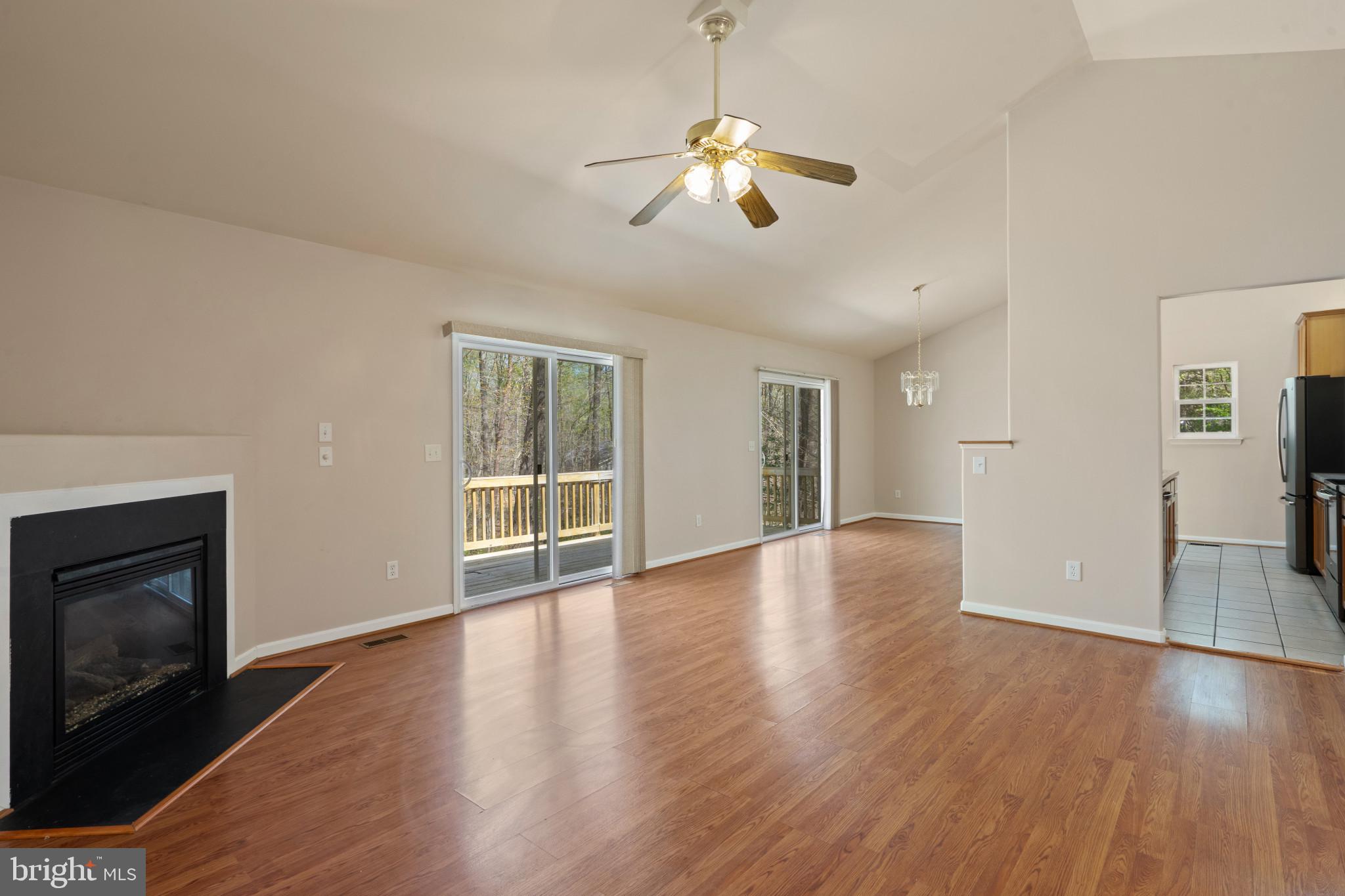 PRESIDENTIAL LAKES - Residential