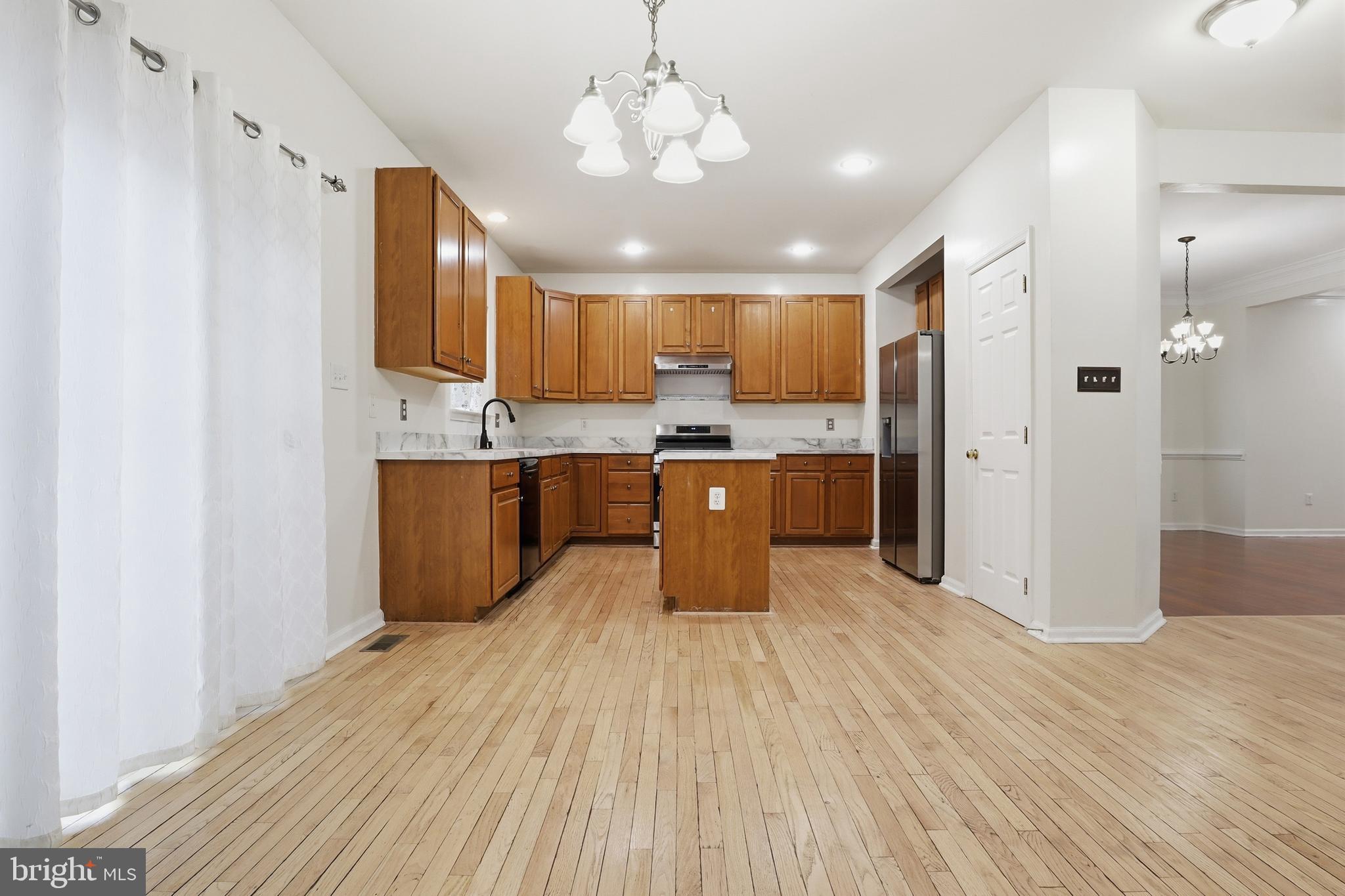 BROWNSTONE MANOR - Residential