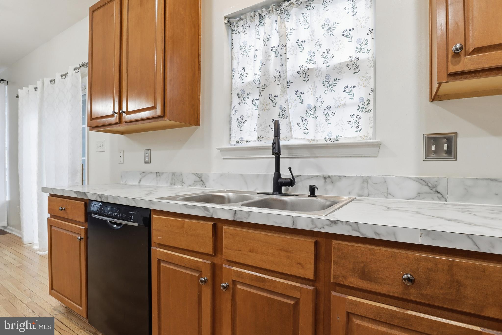 BROWNSTONE MANOR - Residential