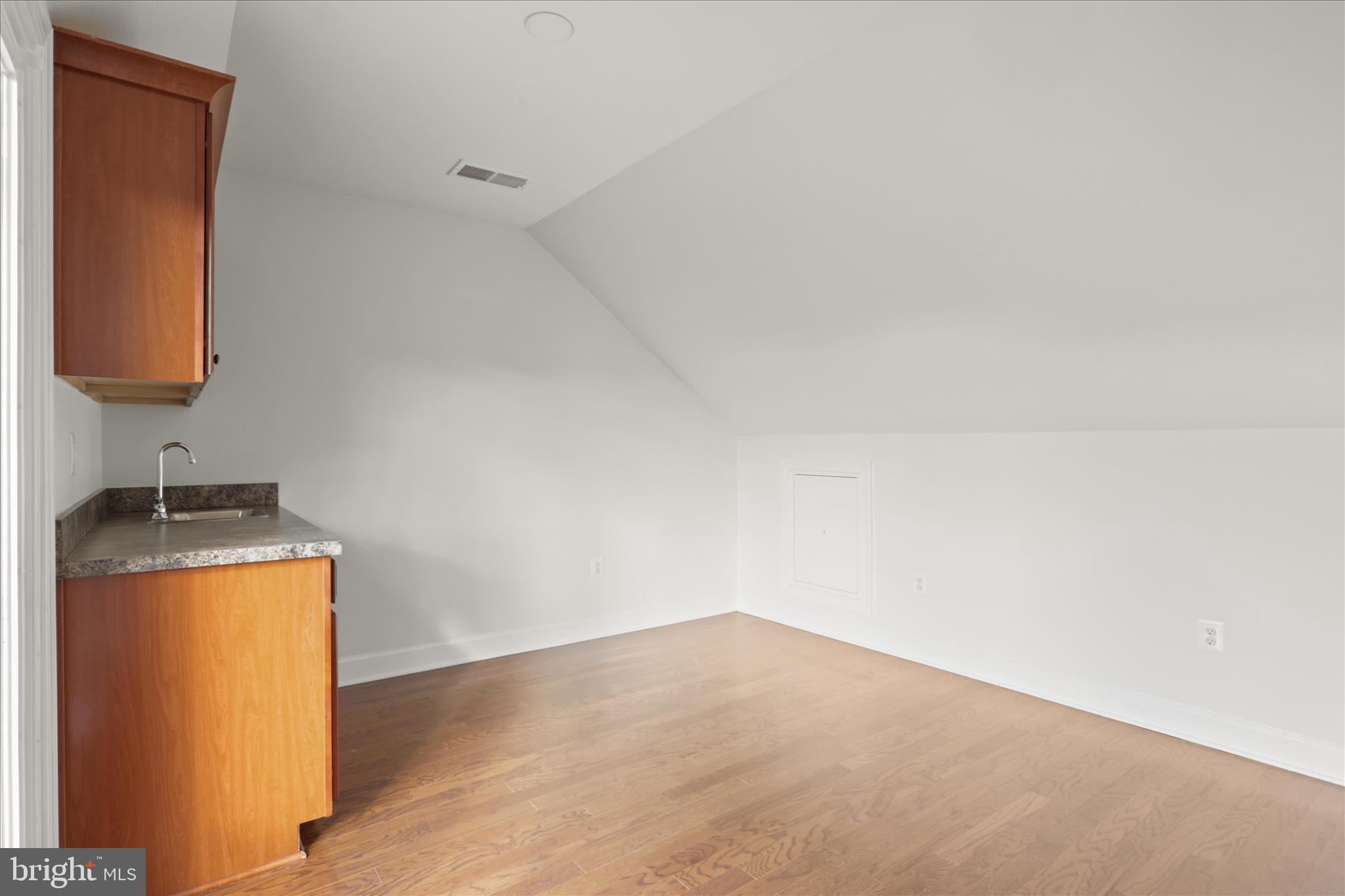 AMBROSE HILLS - Residential Lease