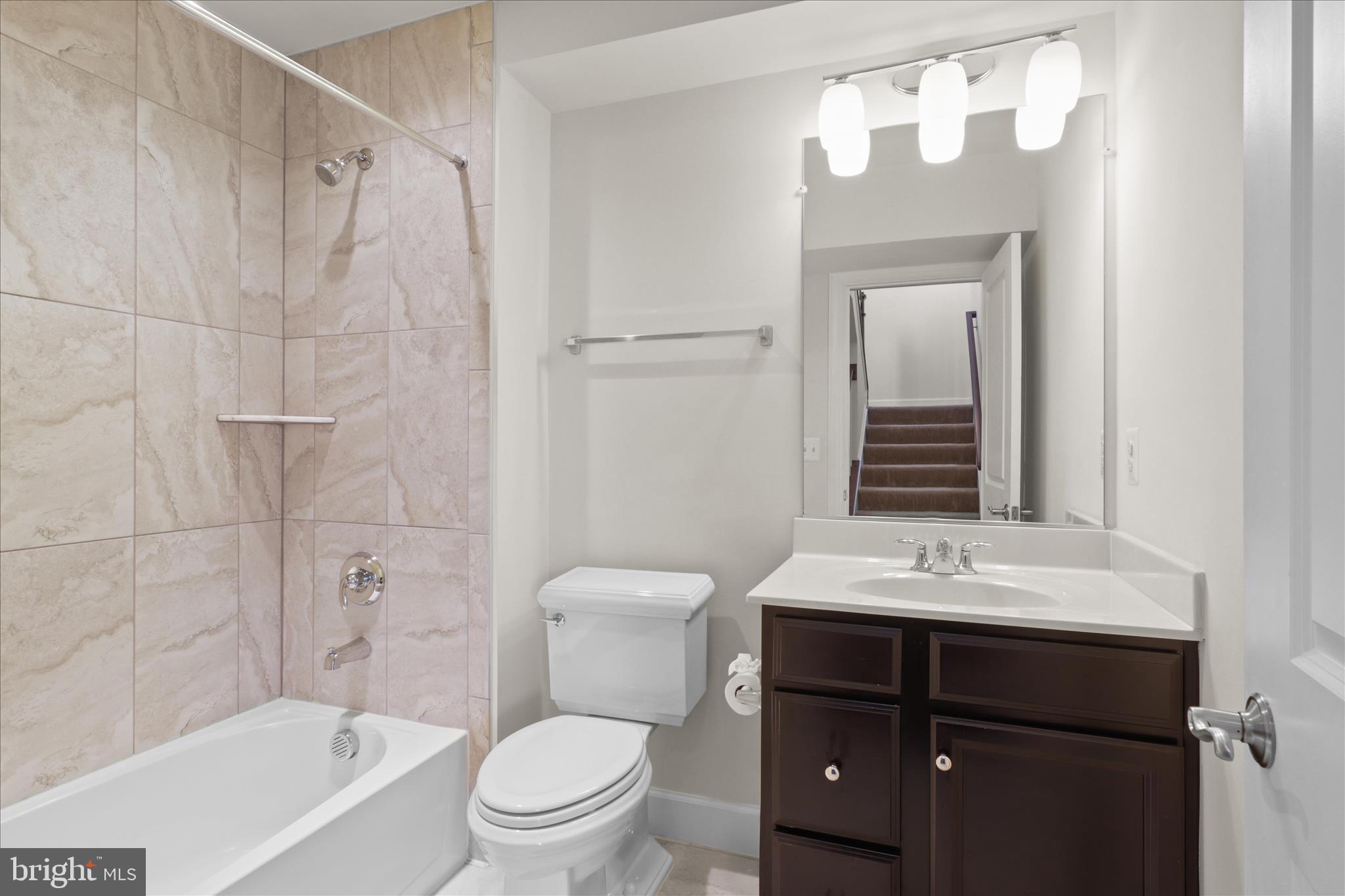 AMBROSE HILLS - Residential Lease