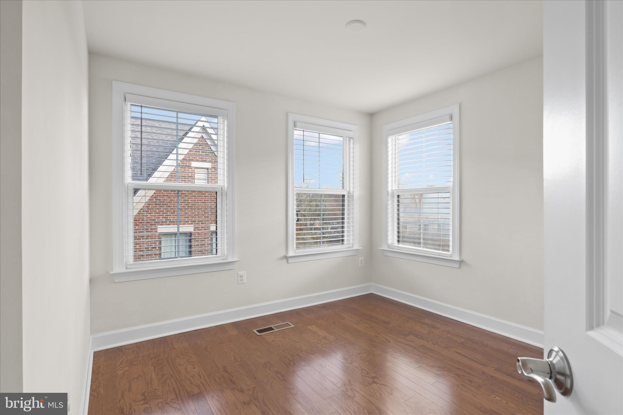 AMBROSE HILLS - Residential Lease