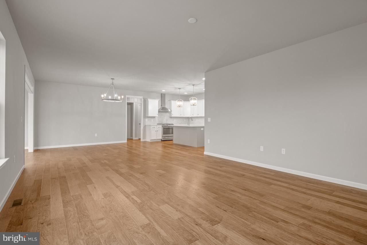 STRATHFORD MEADOWS - Residential