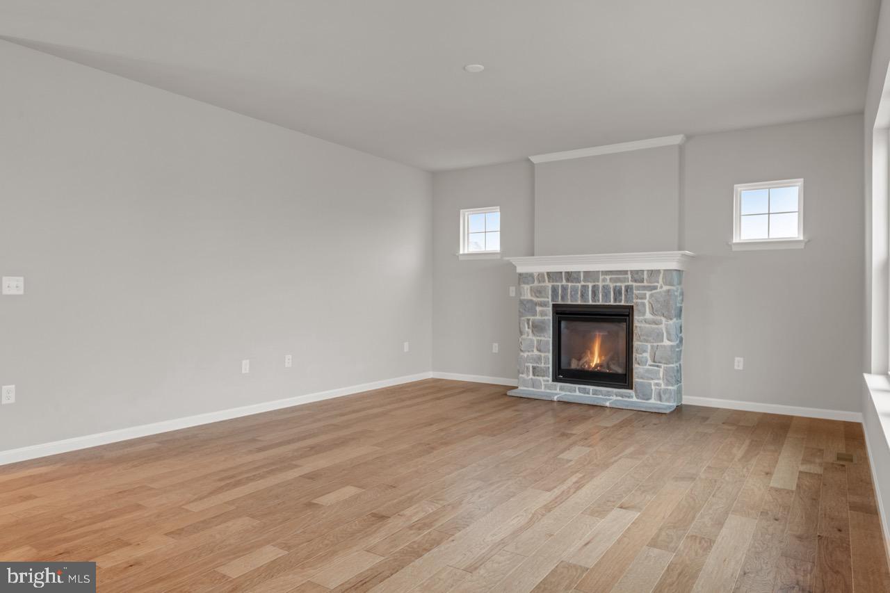 STRATHFORD MEADOWS - Residential