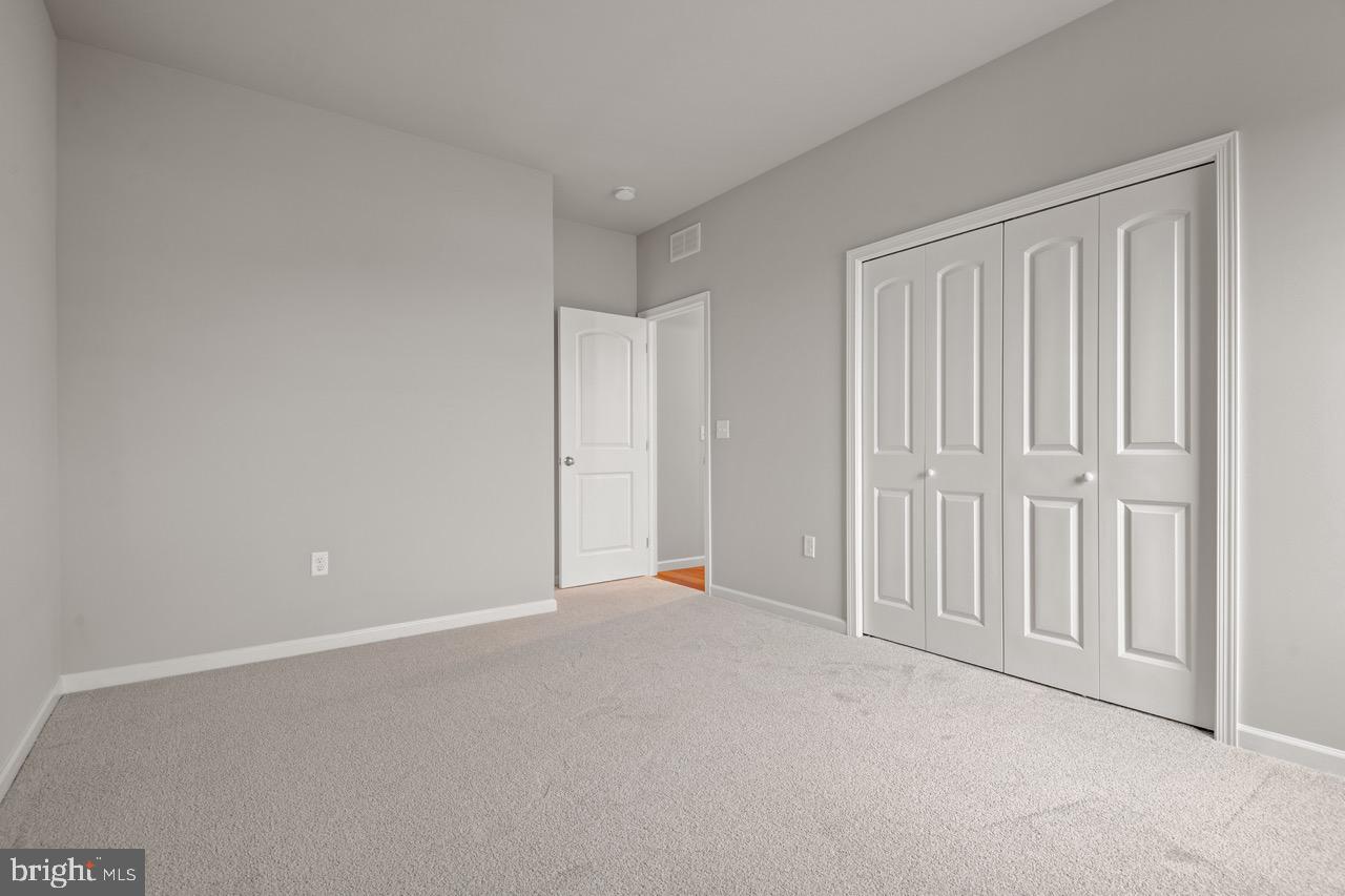 STRATHFORD MEADOWS - Residential