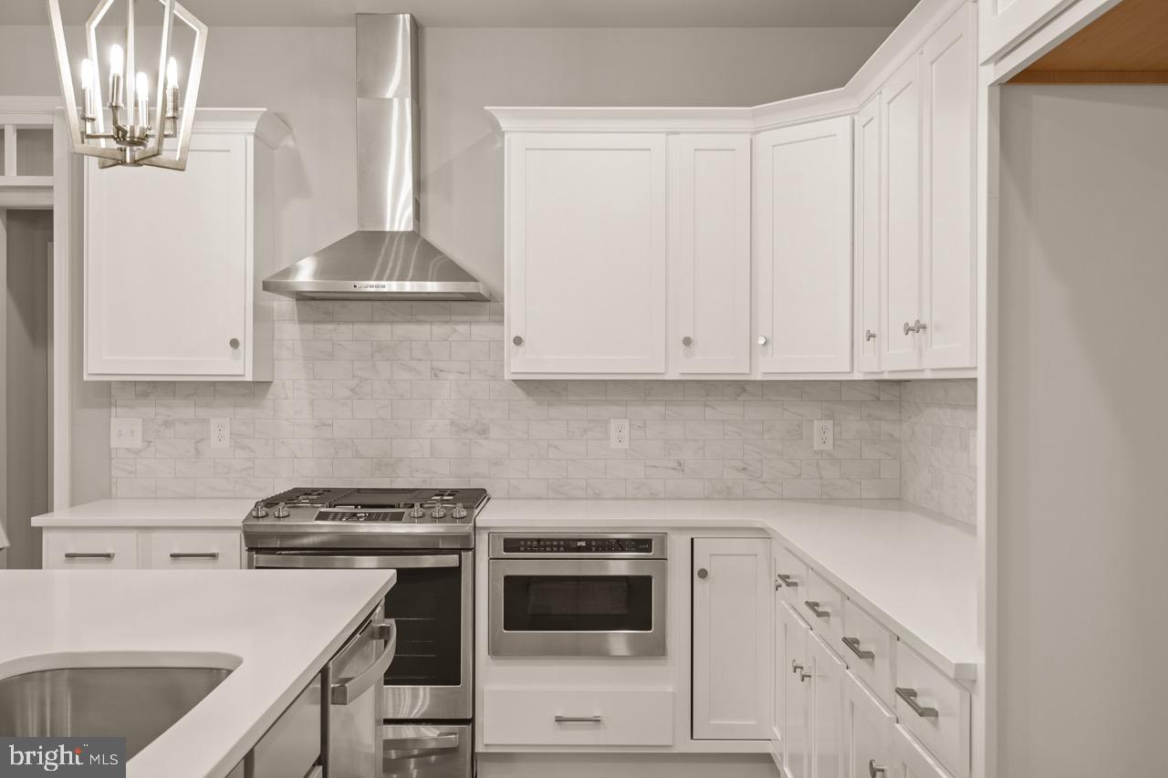 STRATHFORD MEADOWS - Residential