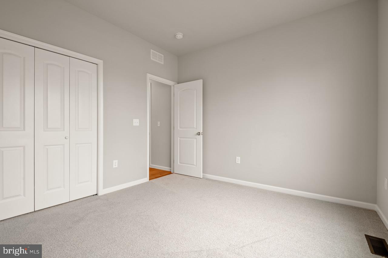 STRATHFORD MEADOWS - Residential