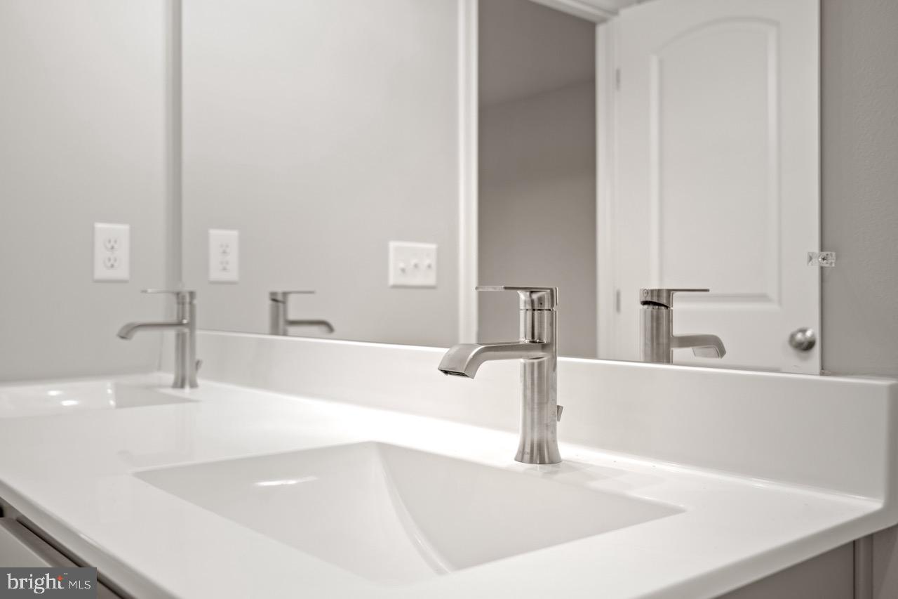 STRATHFORD MEADOWS - Residential