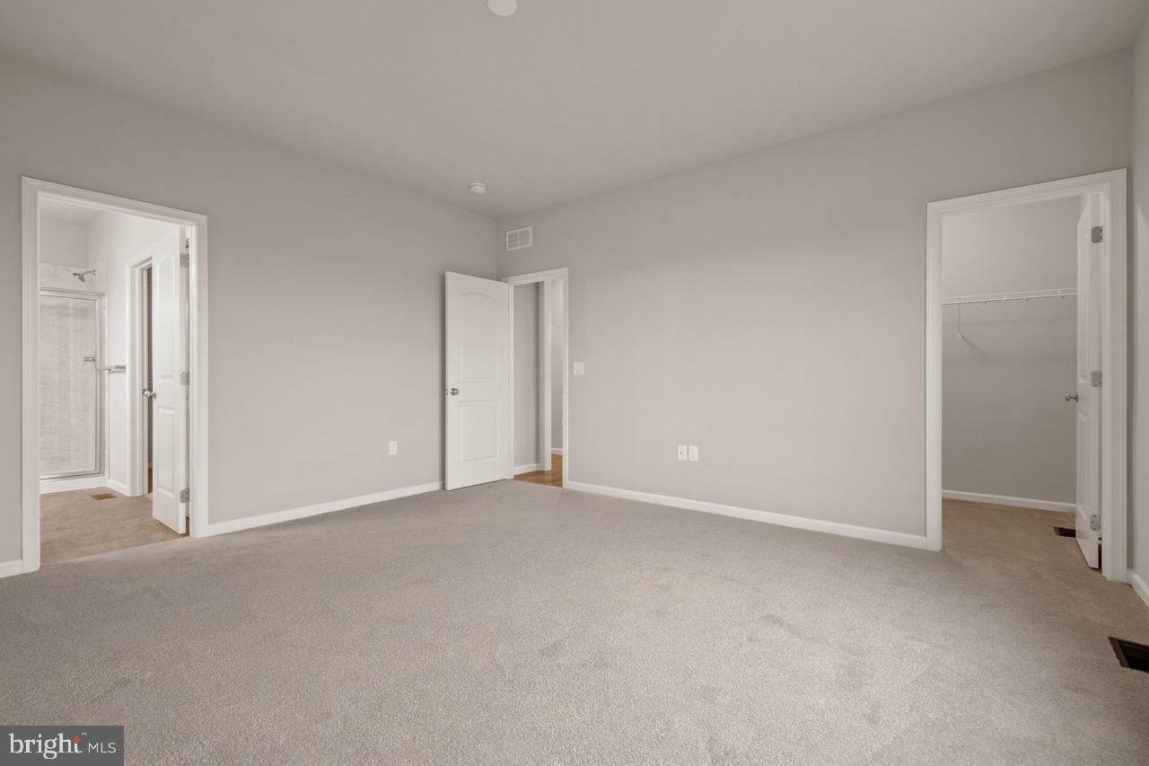 STRATHFORD MEADOWS - Residential