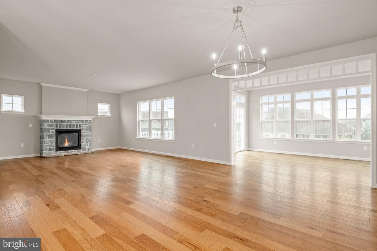 STRATHFORD MEADOWS - Residential