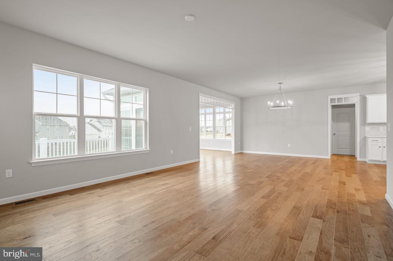 STRATHFORD MEADOWS - Residential
