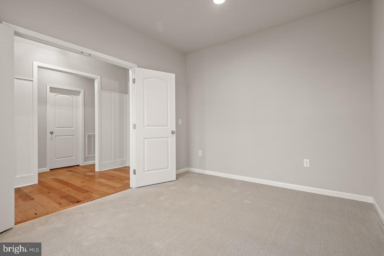STRATHFORD MEADOWS - Residential
