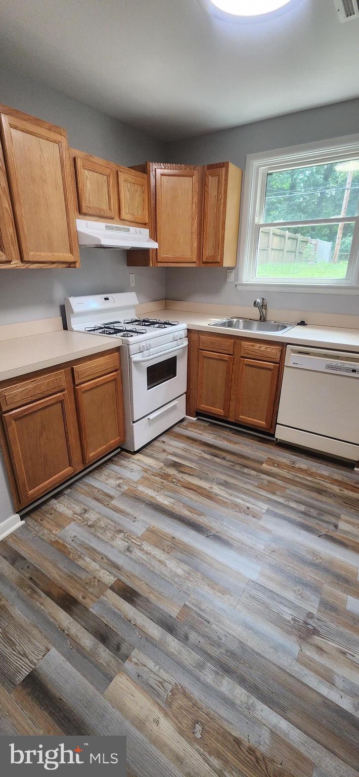 MAPLE RIDGE - Residential Lease