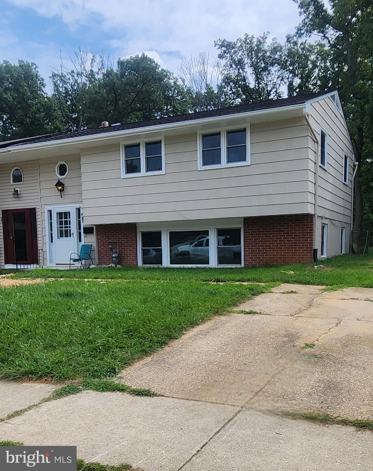 MAPLE RIDGE - Residential Lease