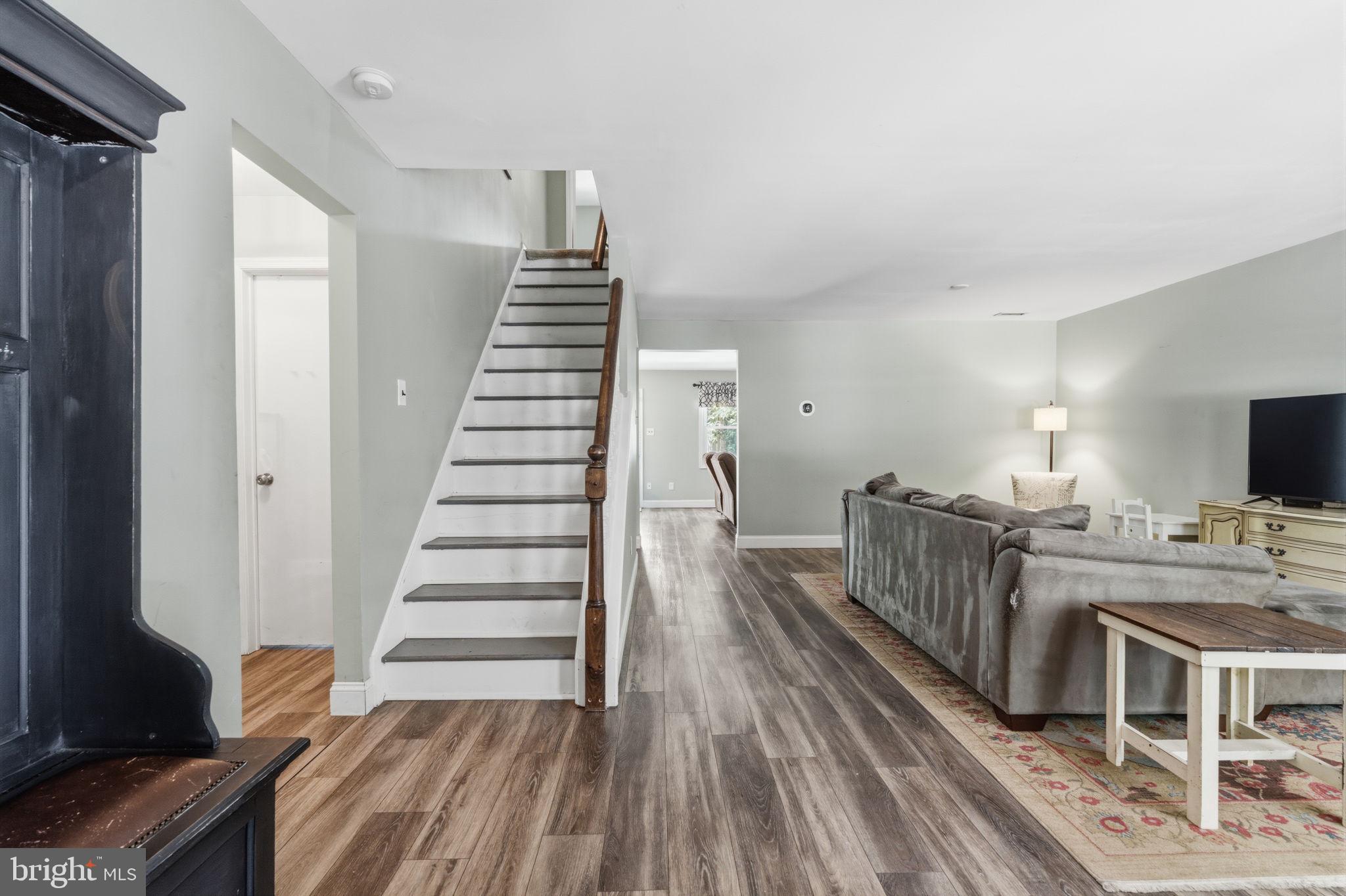 1374 BEECHDROP COURT