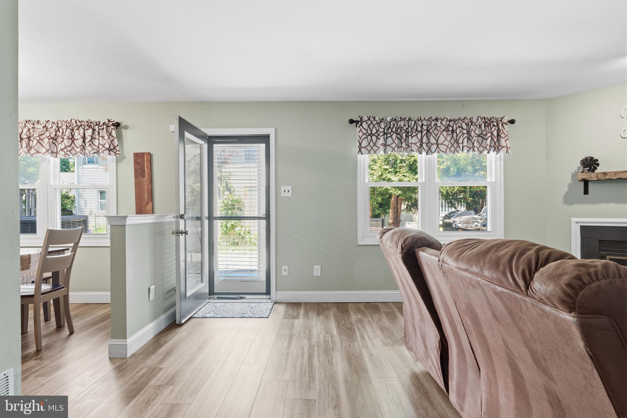 1374 BEECHDROP COURT