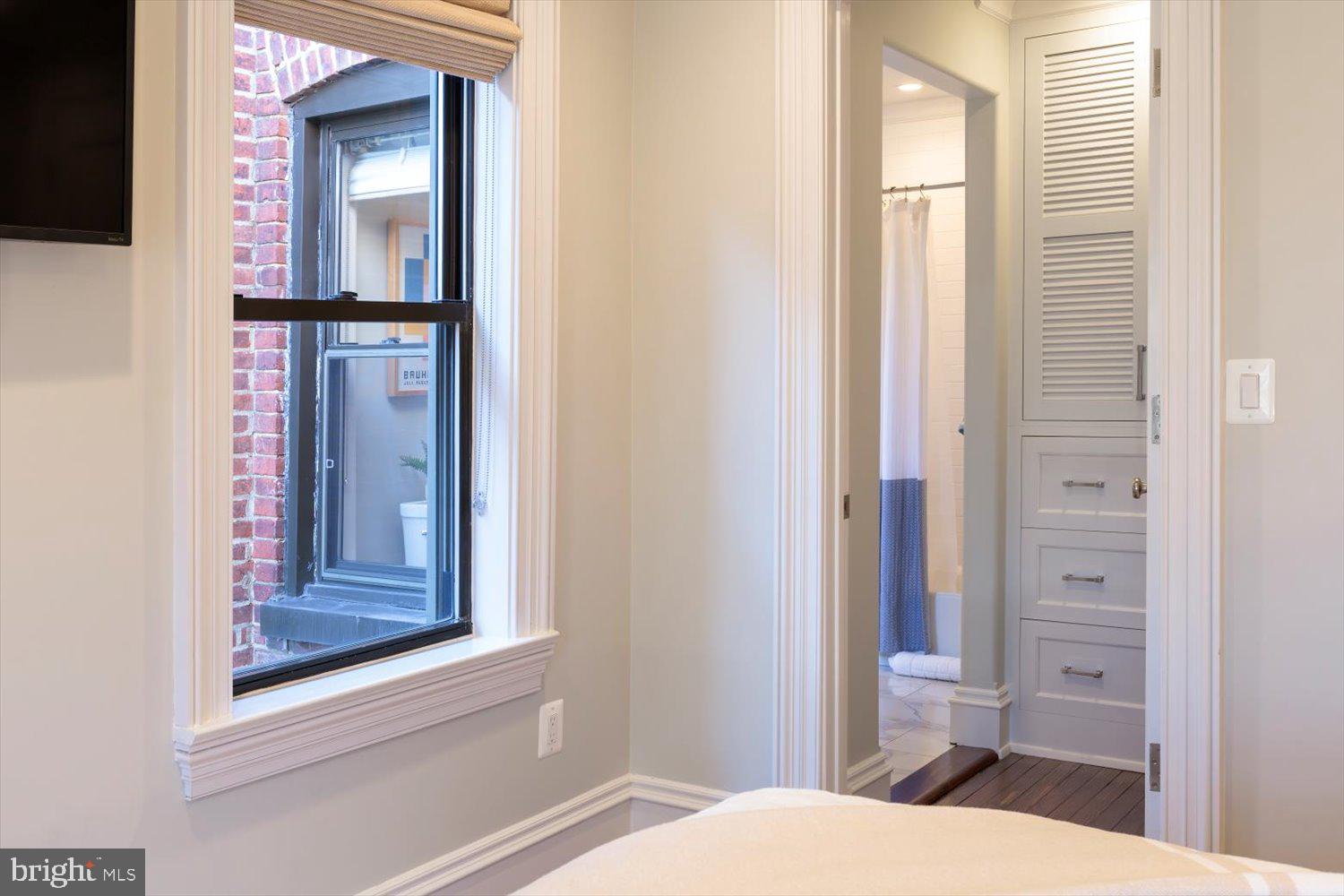 CAPITOL HILL - Residential