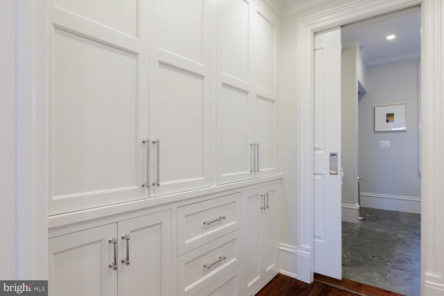 CAPITOL HILL - Residential