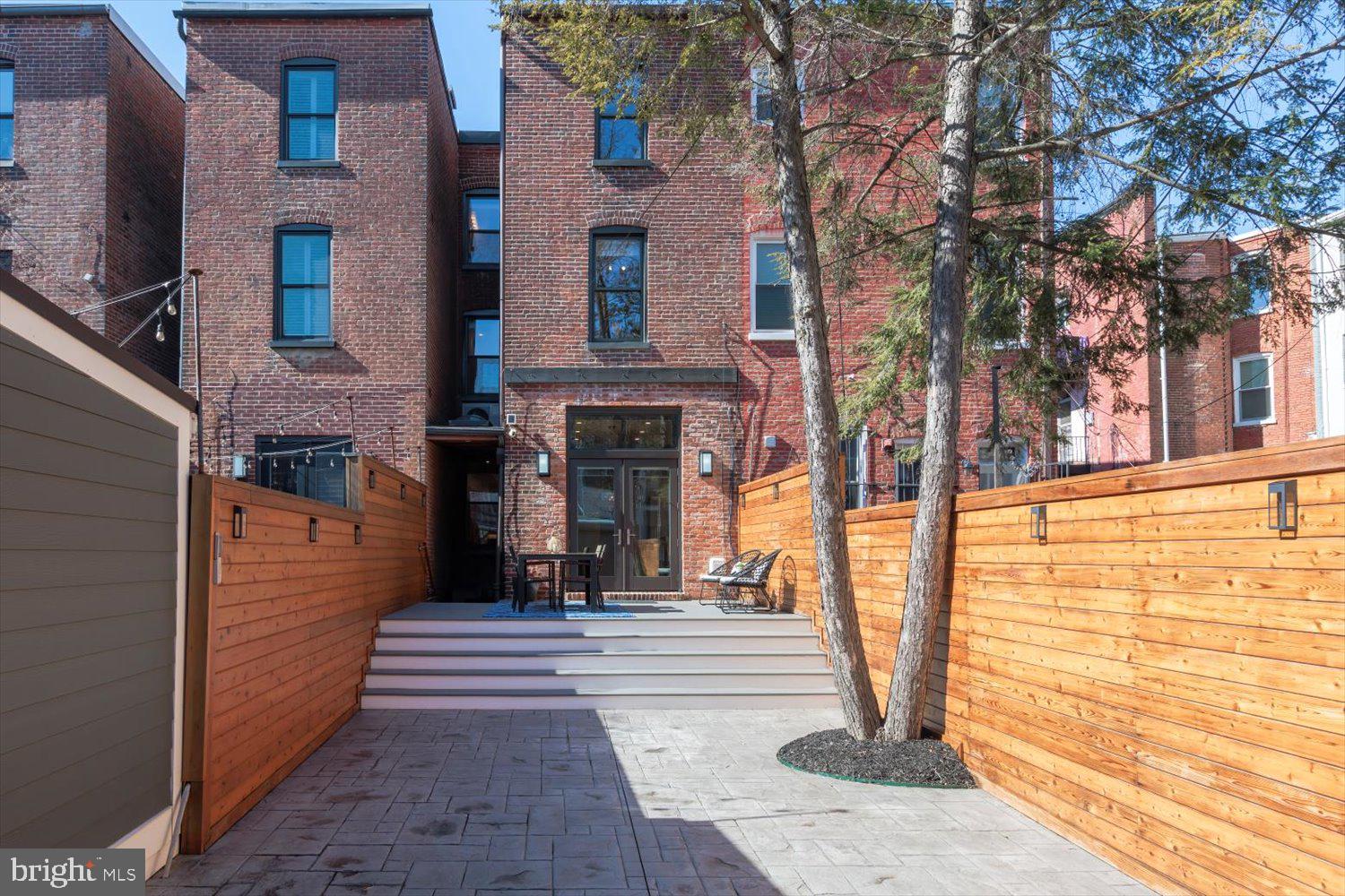 CAPITOL HILL - Residential