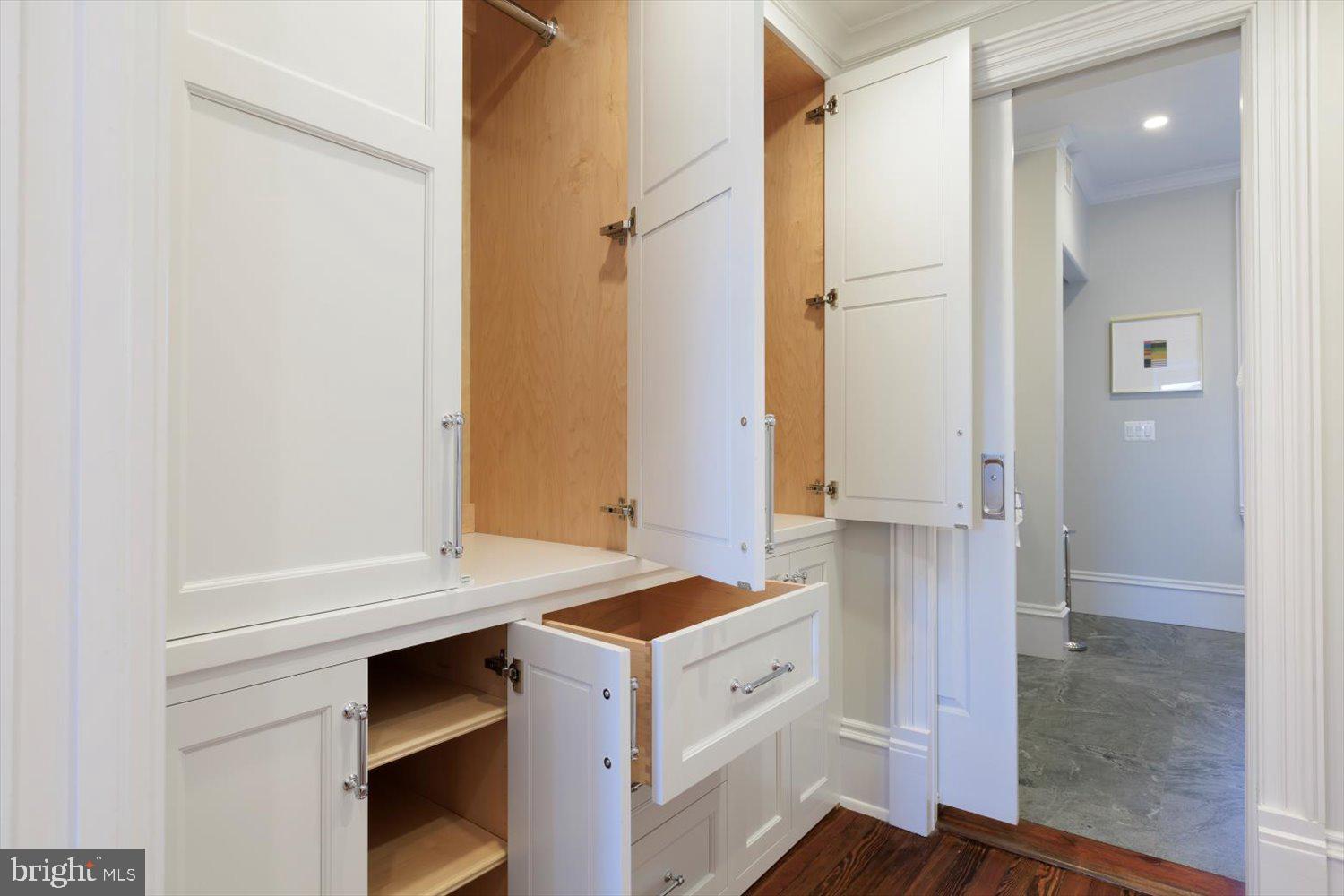 CAPITOL HILL - Residential