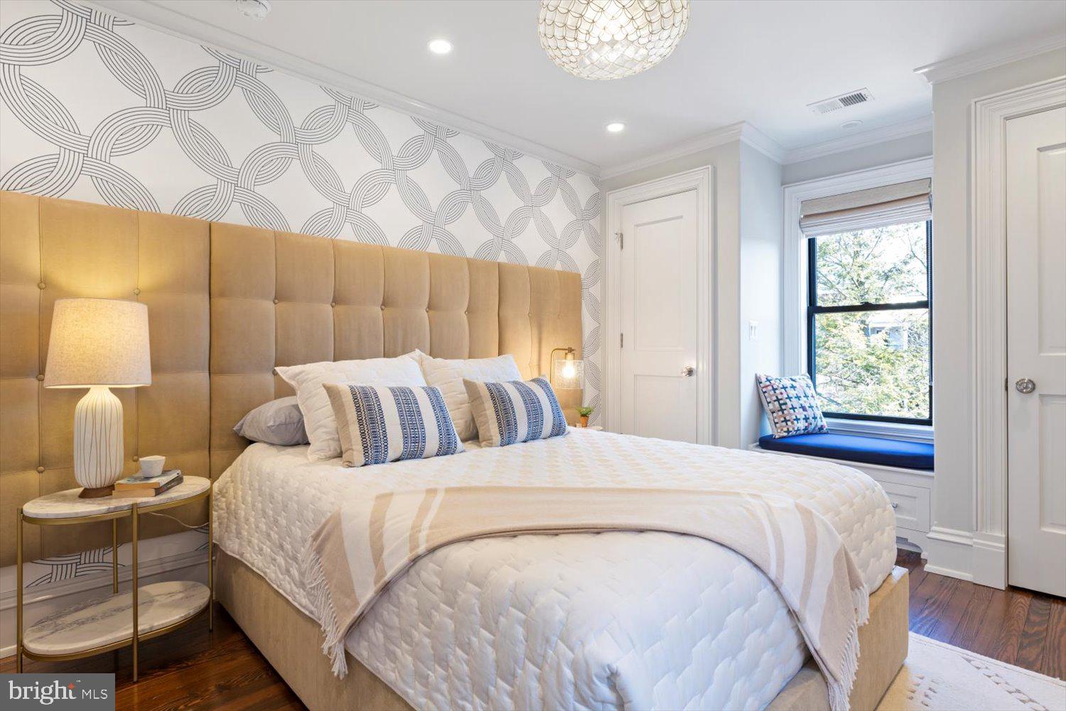 CAPITOL HILL - Residential
